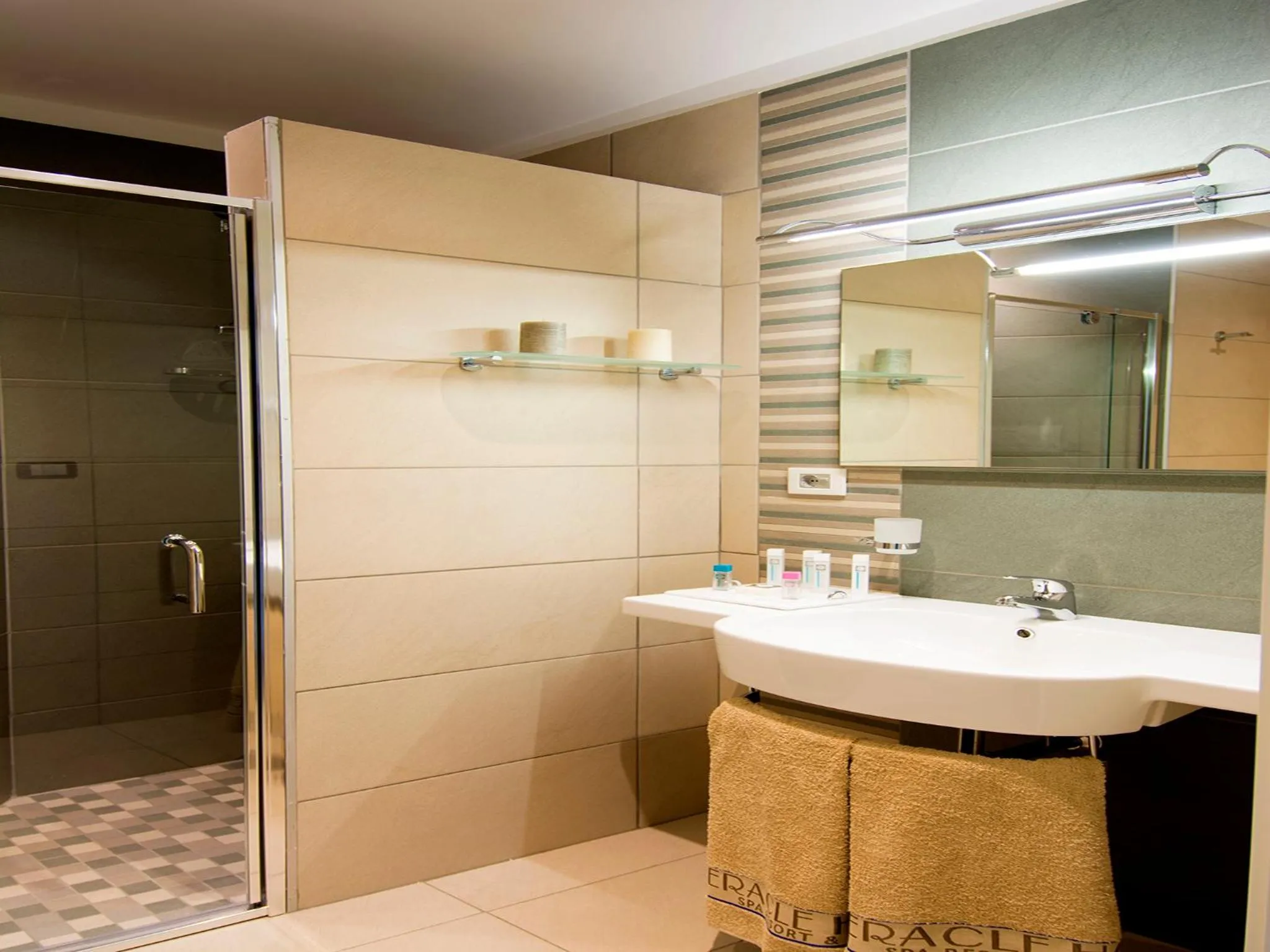 Bathroom in Eracle Hotel