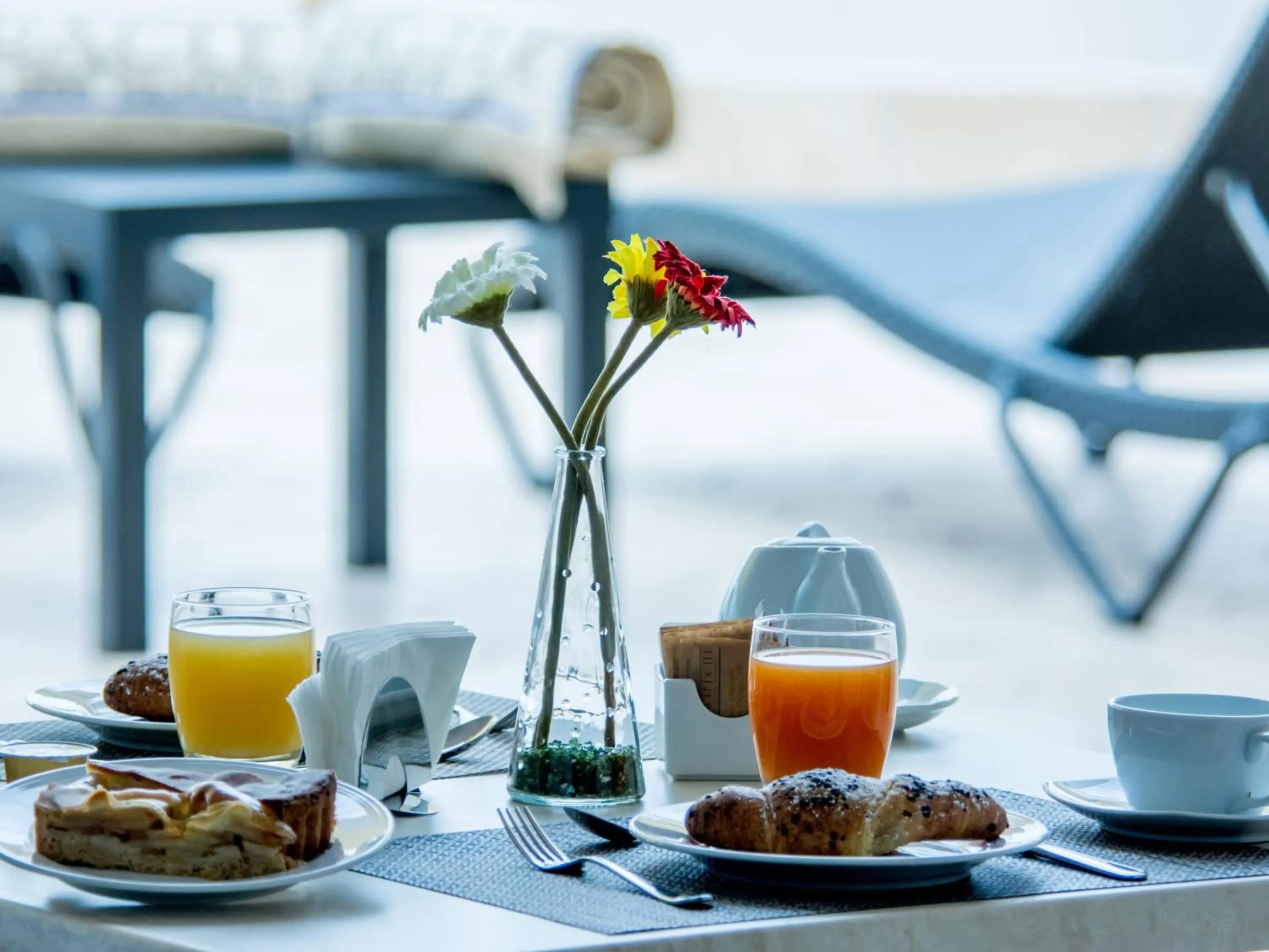 Restaurant/places to eat in Eracle Hotel