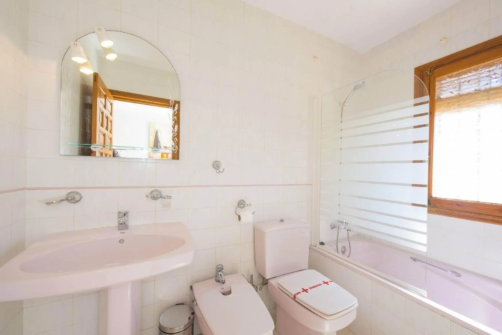 Bathroom in Villa Cactus - PlusHolidays
