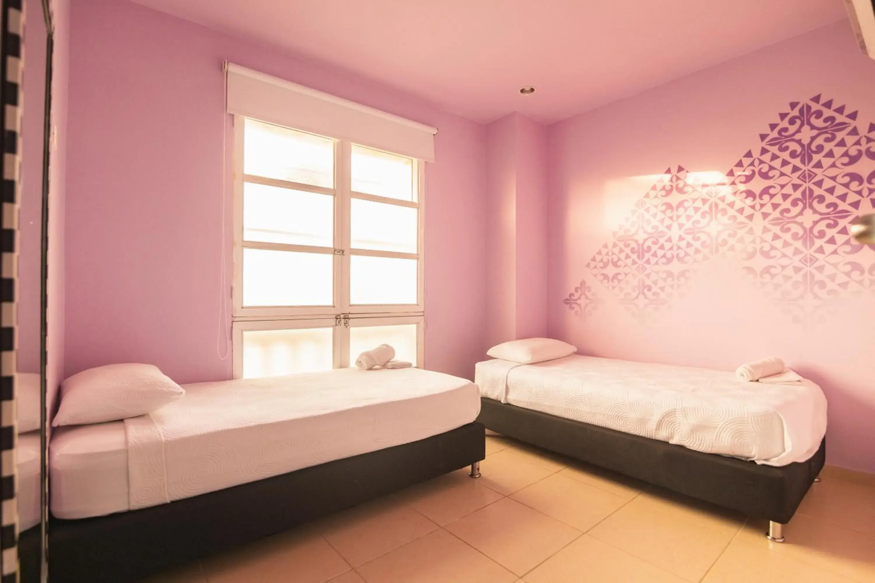 Twin Room - single occupancy in San Felicin Hostel Twin Room - single occupancy in San Felicin Hostel