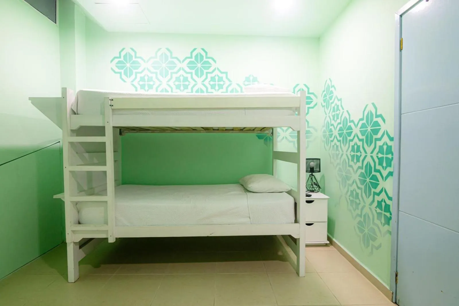 Photo of the whole room, Bed in San Felicin Hostel