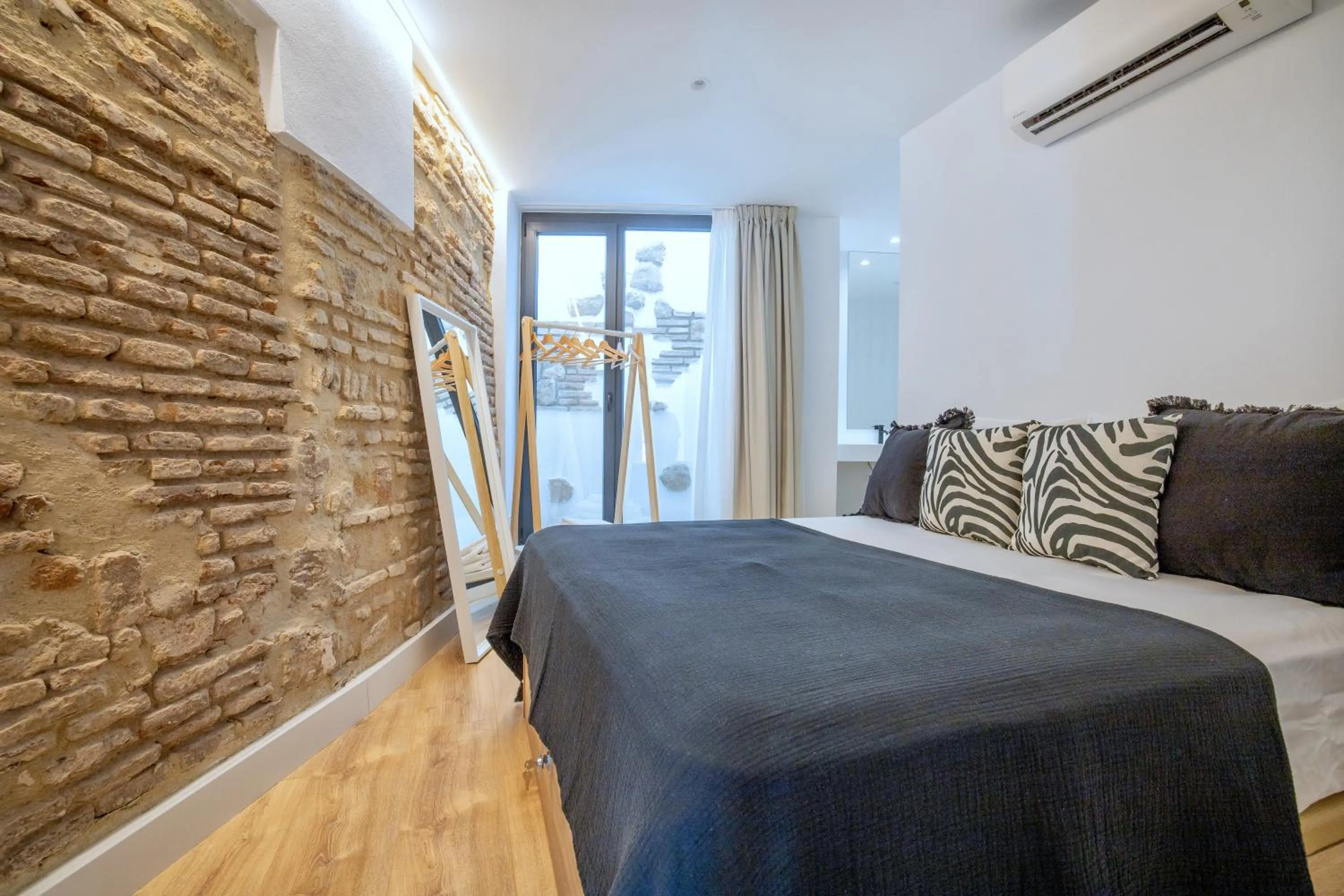 Deluxe Apartment in Victoria Suites Apartments