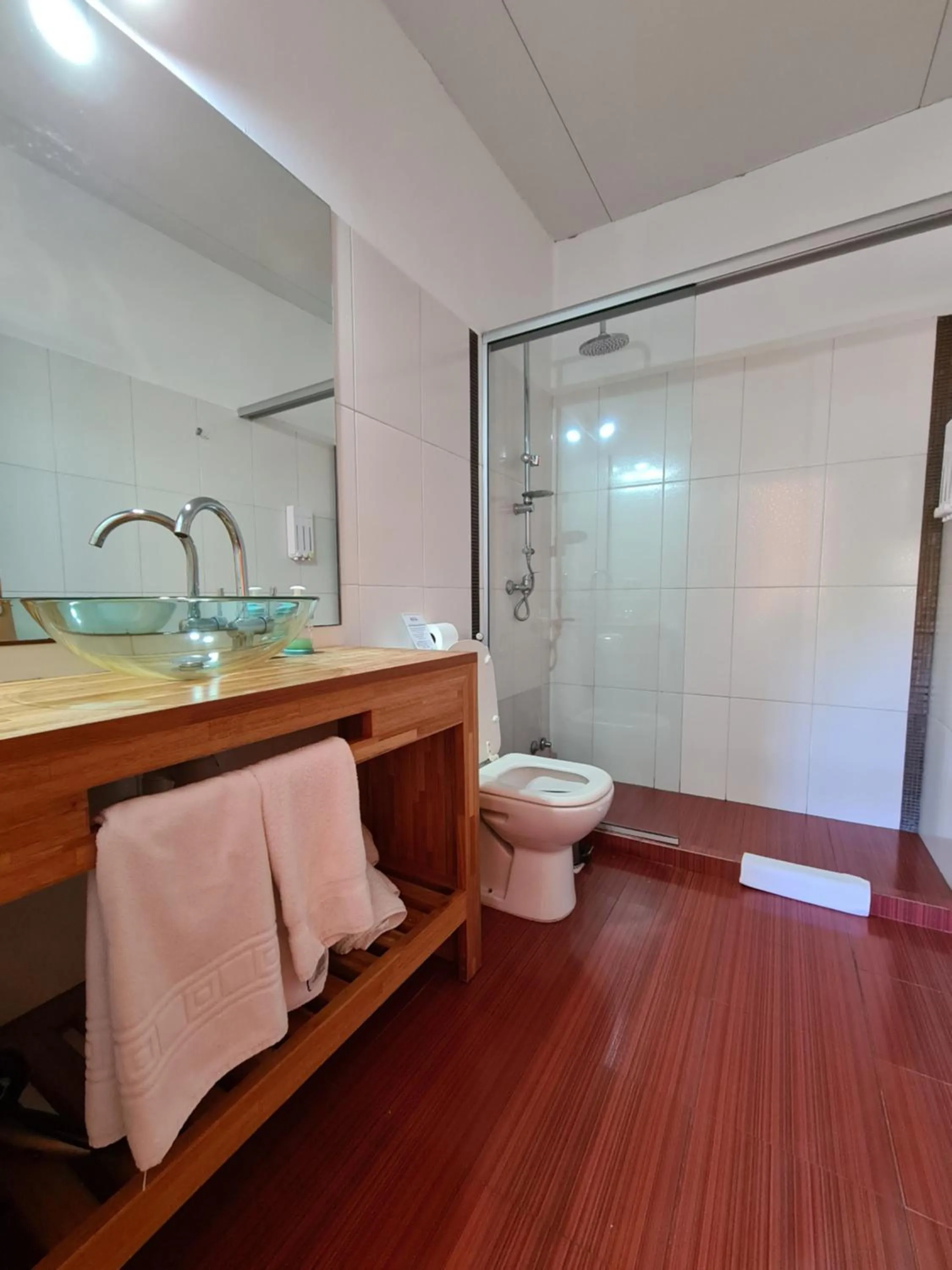 Shower in Nova Posada