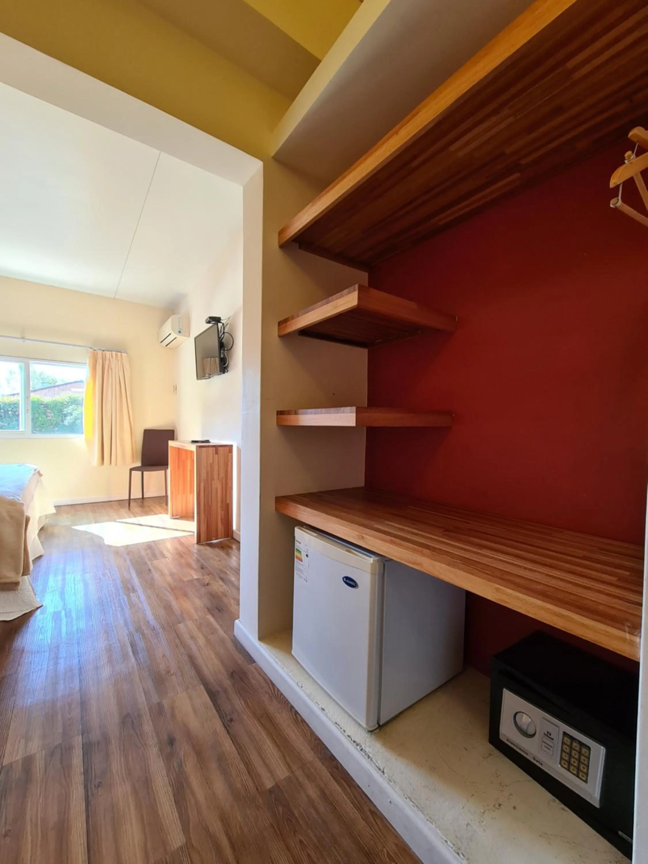 wardrobe in Nova Posada