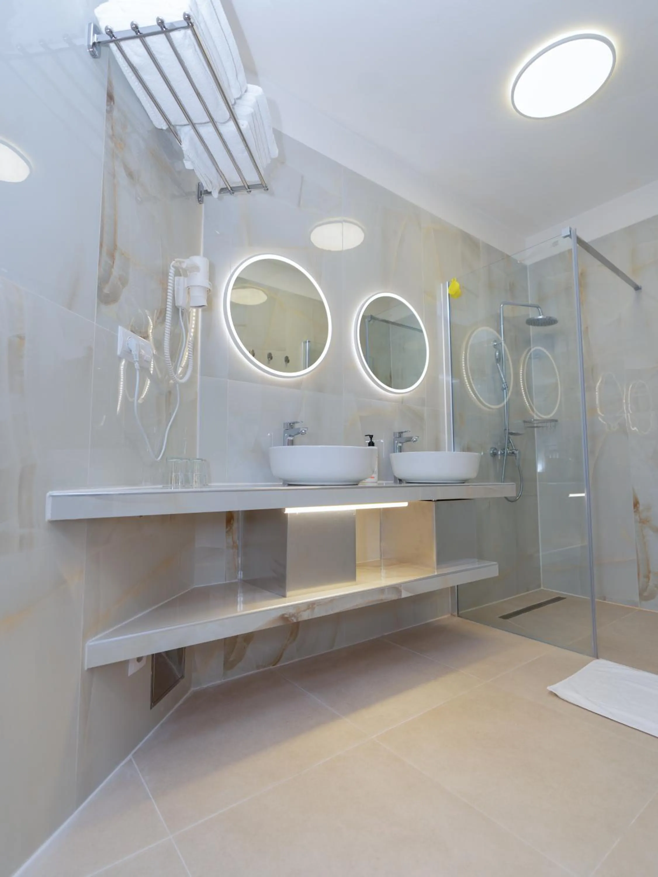 Hotel Tulipan Pruhonice