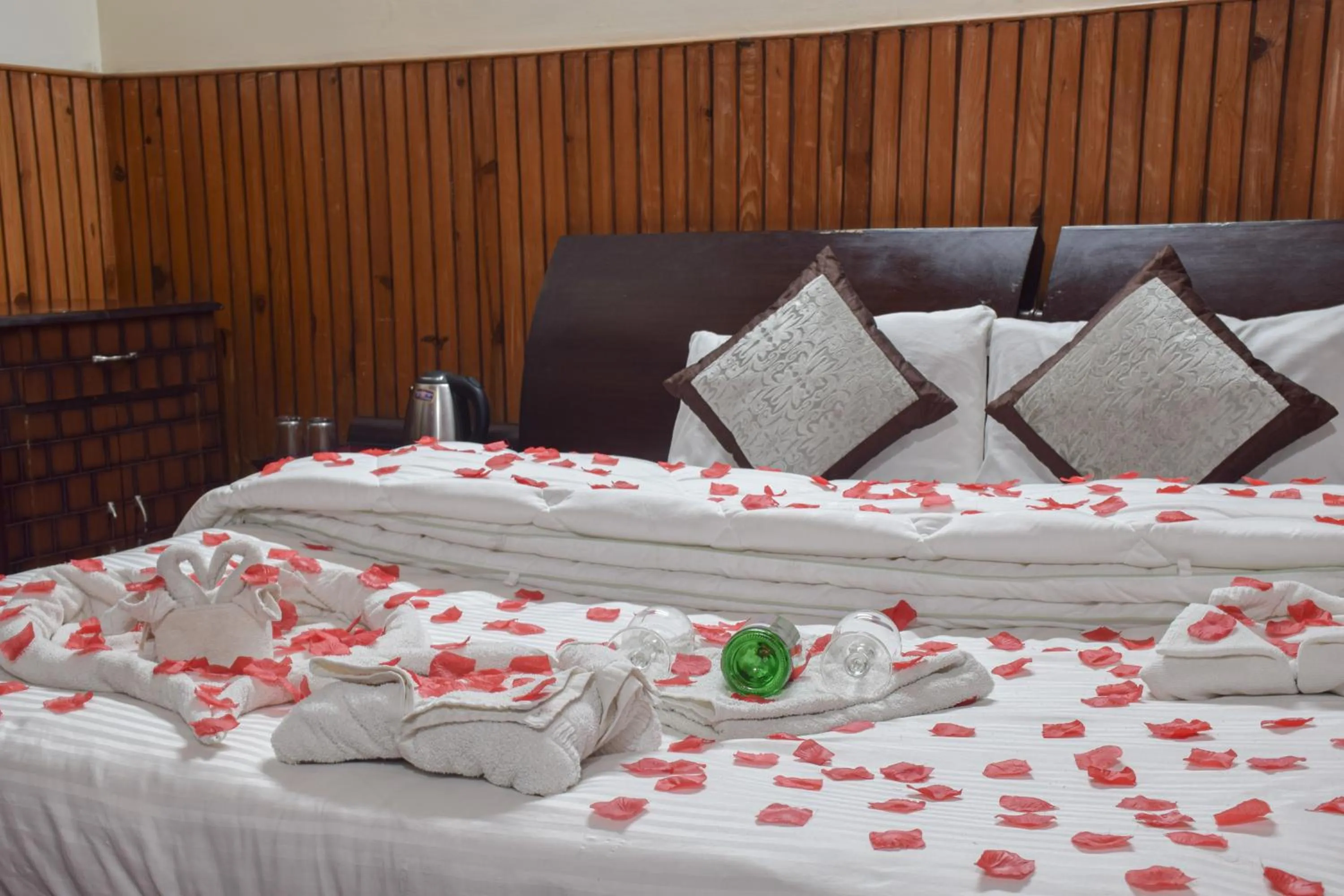 Decorative detail, Bed in The Canadian Woods Resort