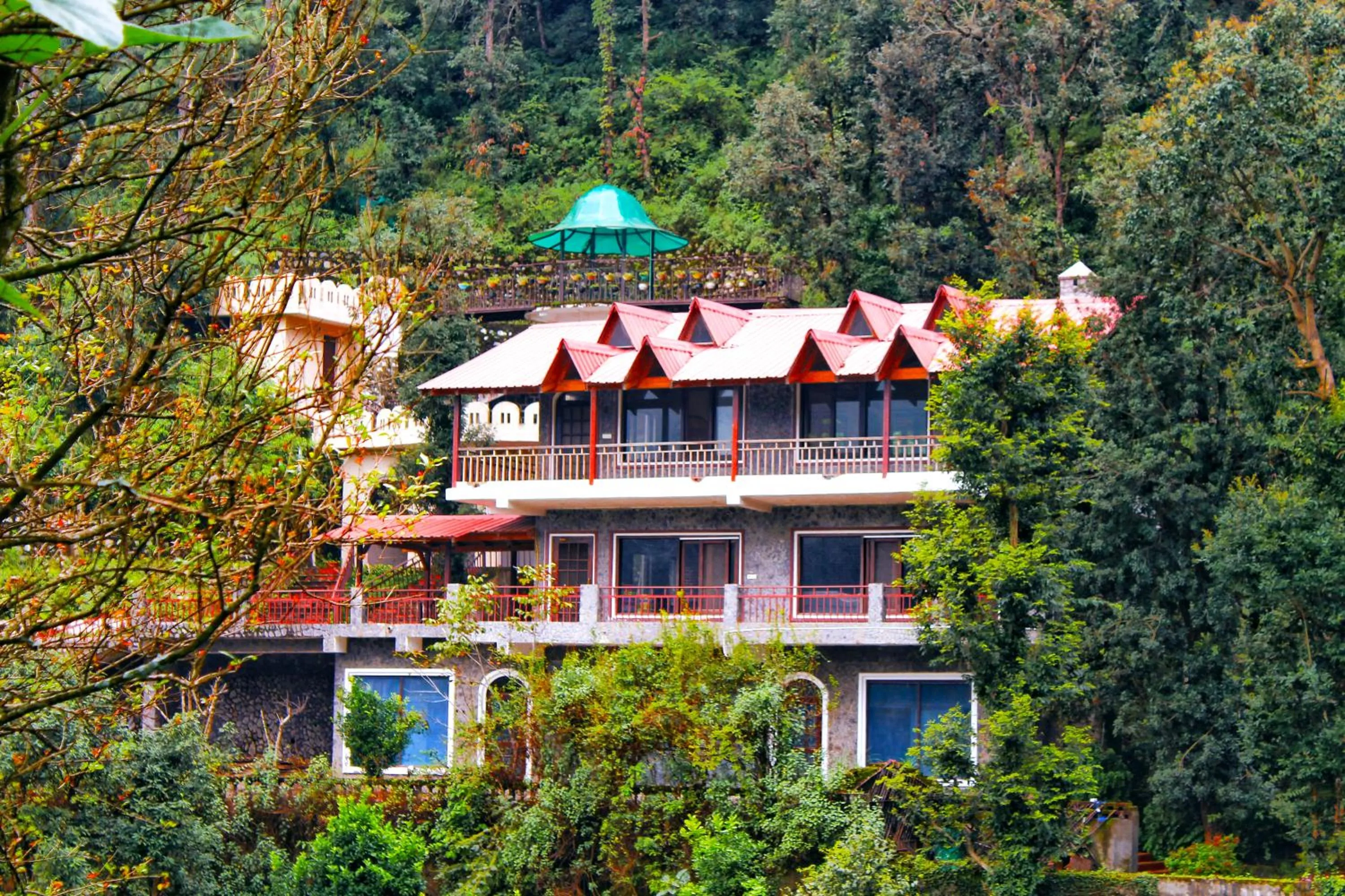 Property building in The Canadian Woods Resort