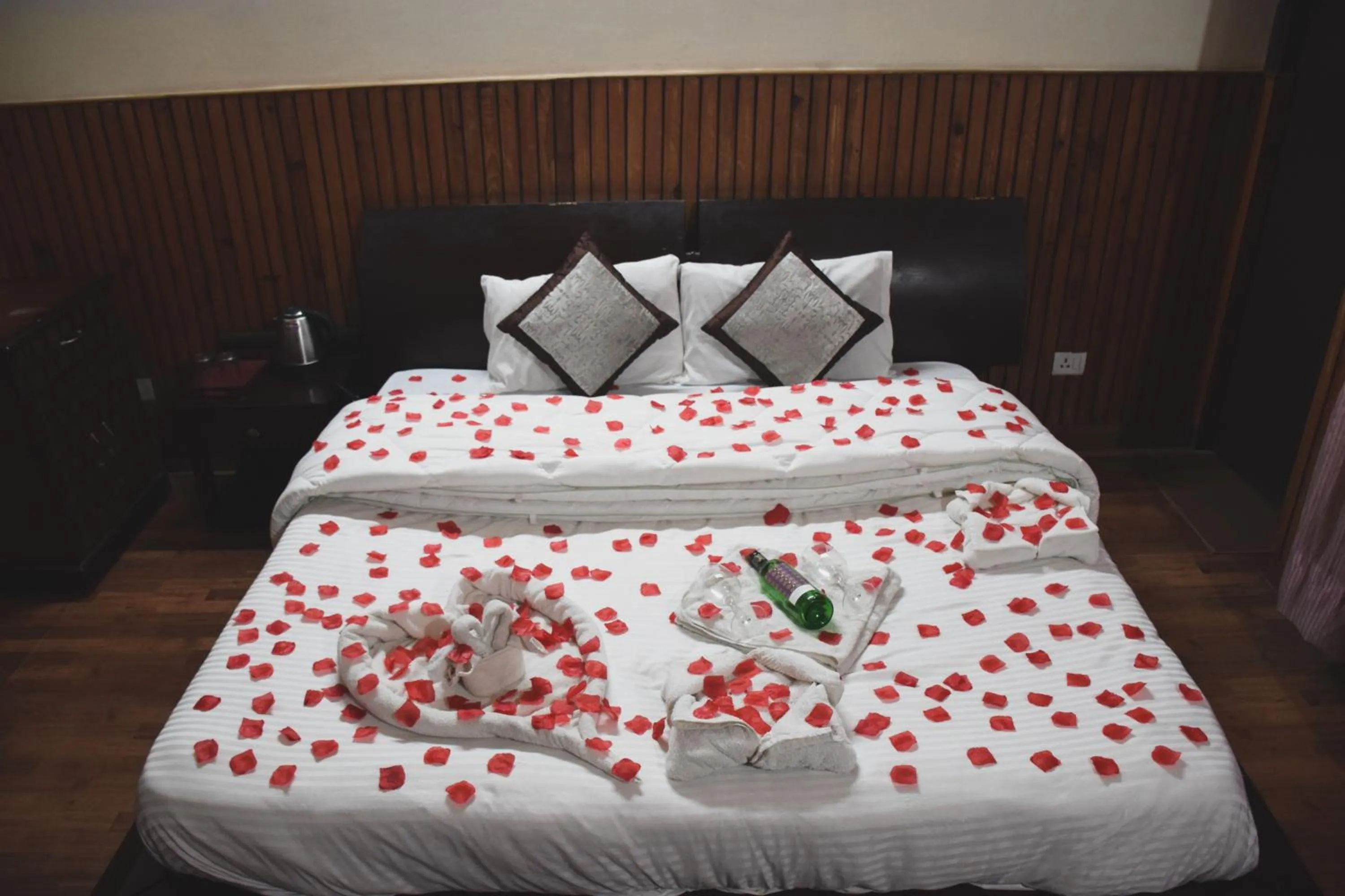 Decorative detail, Bed in The Canadian Woods Resort