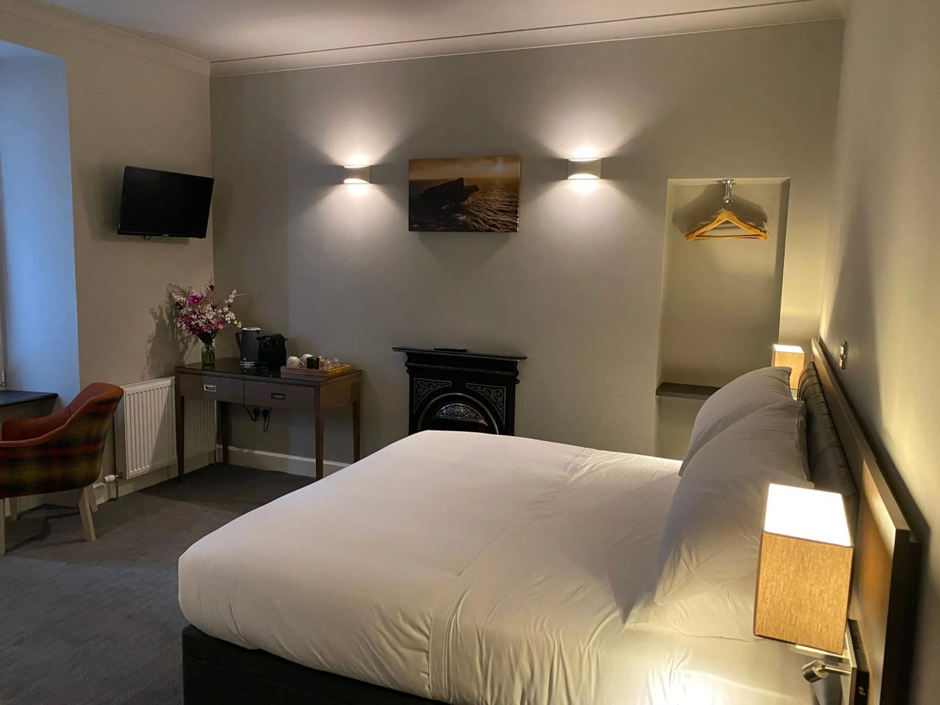 Other, Bed in House of Juniper