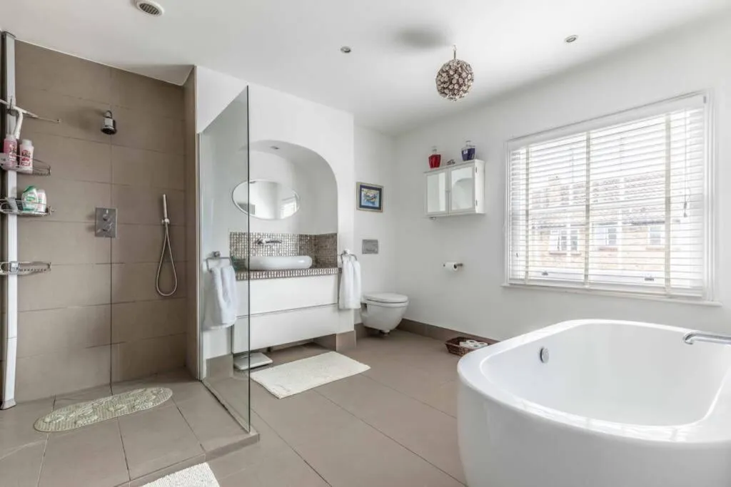 Bathroom in Windsor Town Centre Victorian townhouse sleeps 6