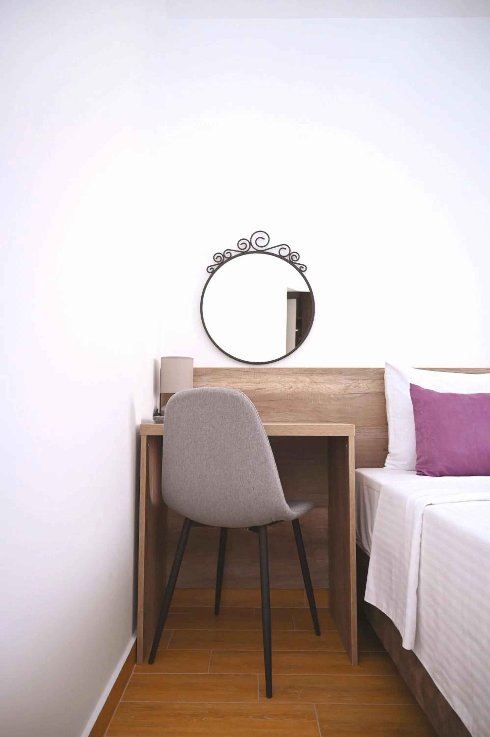 Seating area, Bed in Dona, Altina