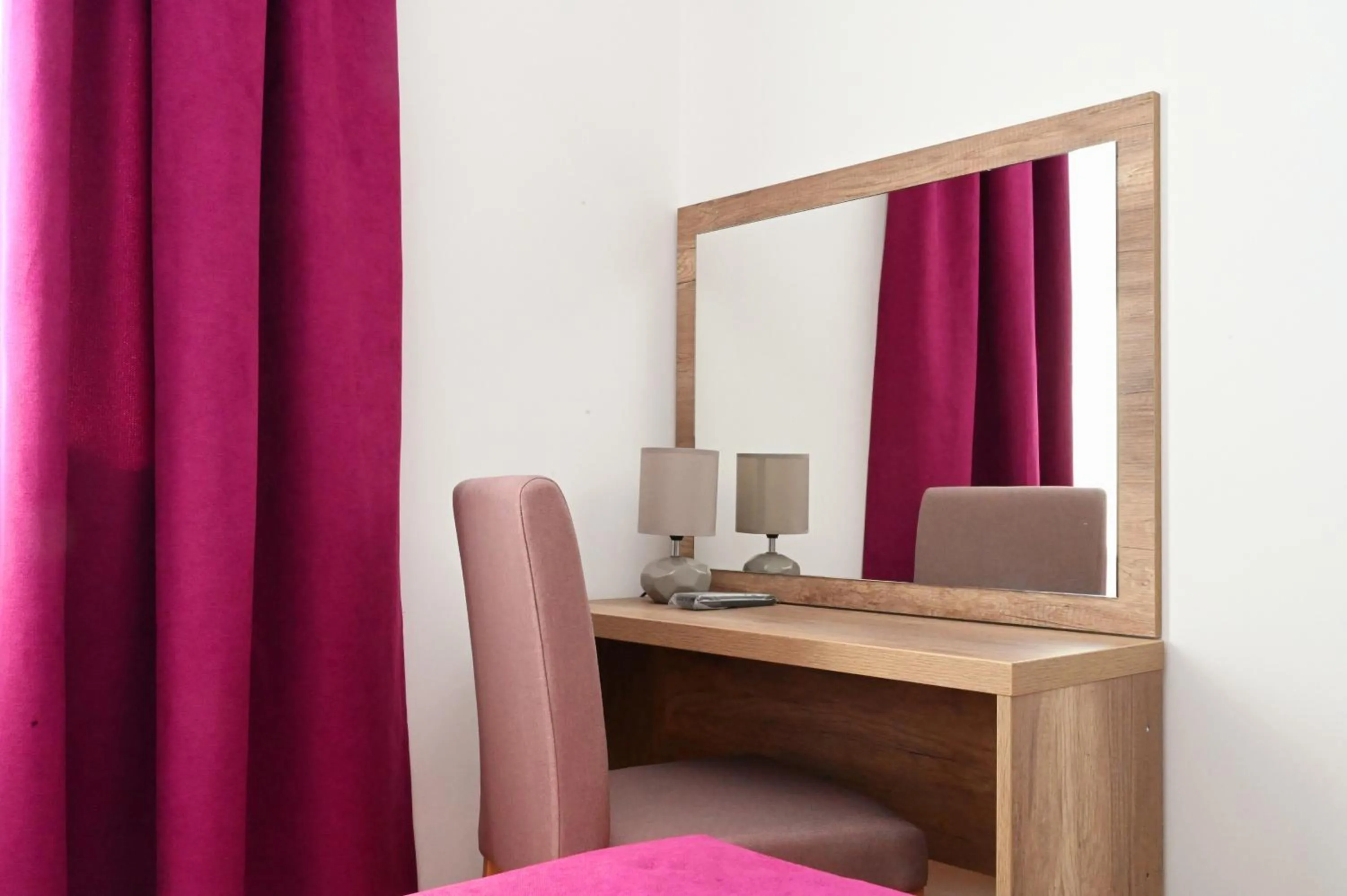 Seating area in Dona, Altina