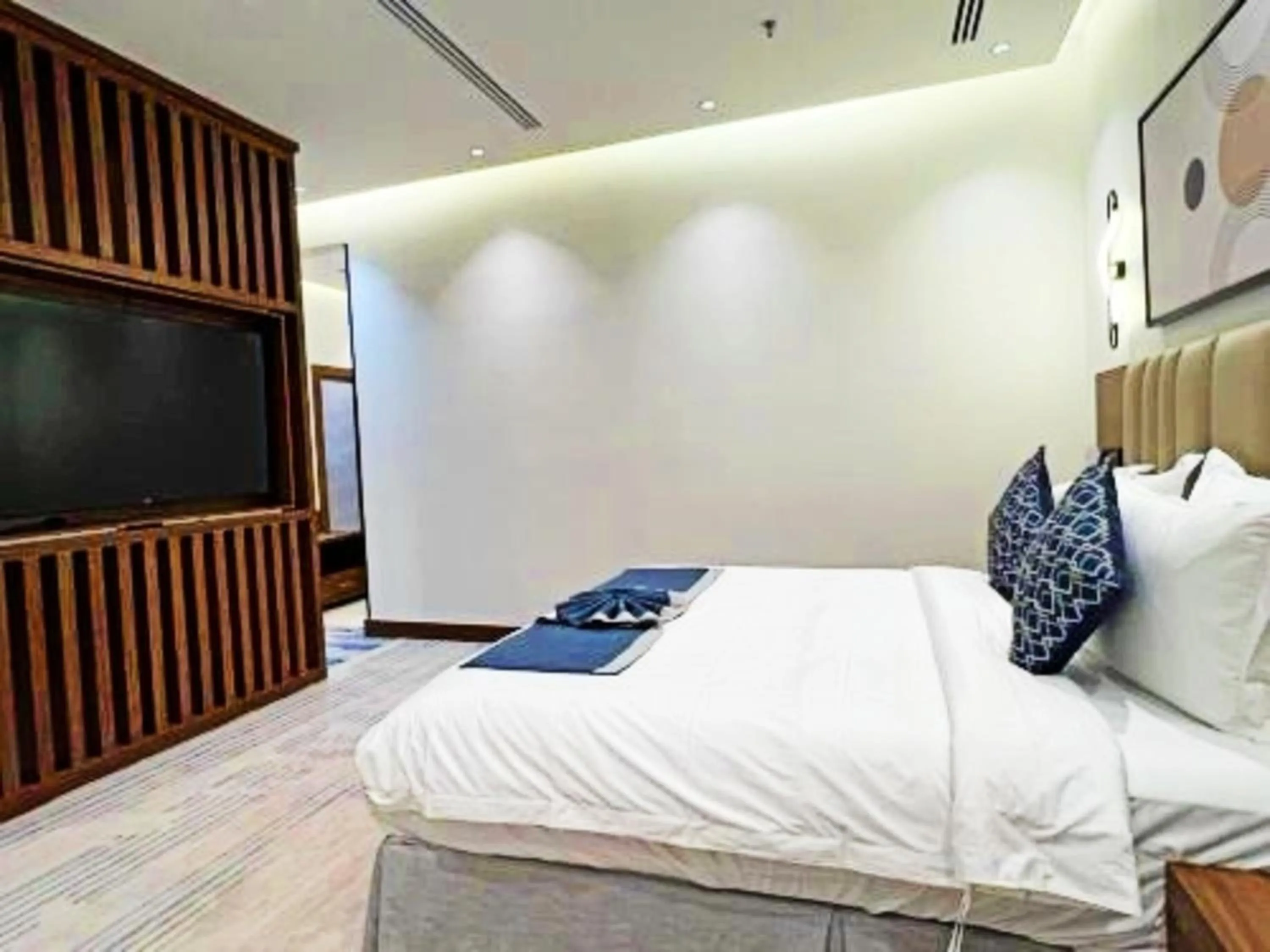 Photo of the whole room, Bed in Sunday Luxury Central formerly Anan hotel