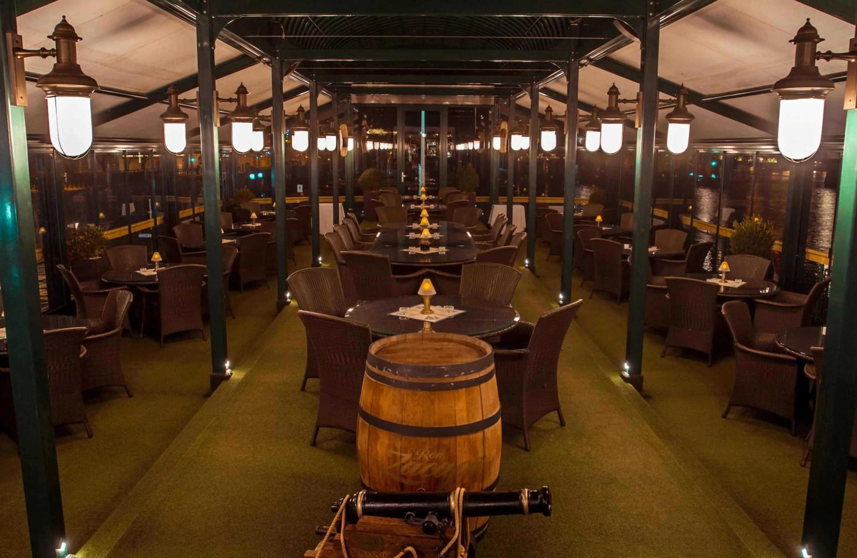 Restaurant/places to eat in Admiral Botel