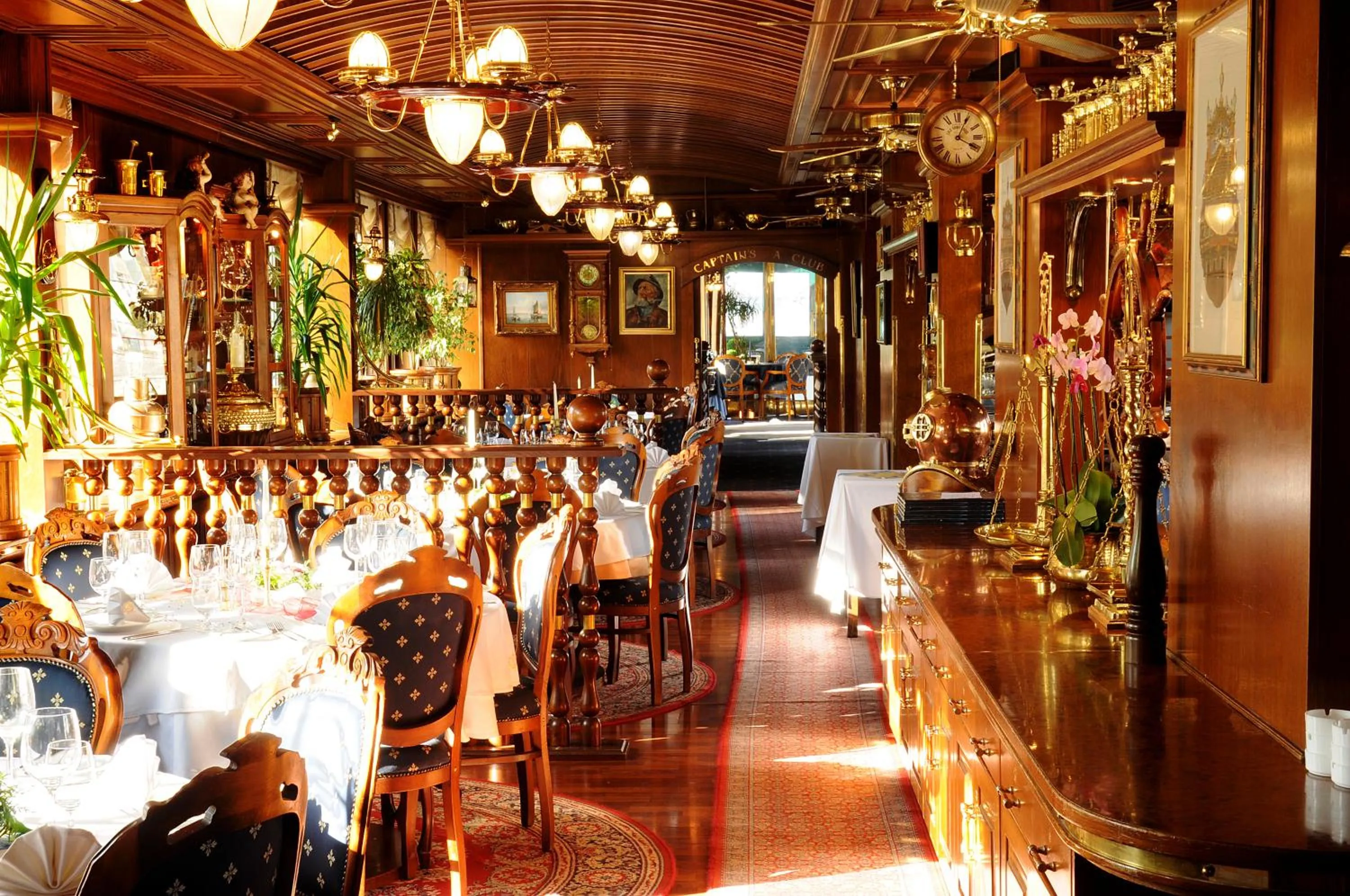 Restaurant/places to eat in Admiral Botel