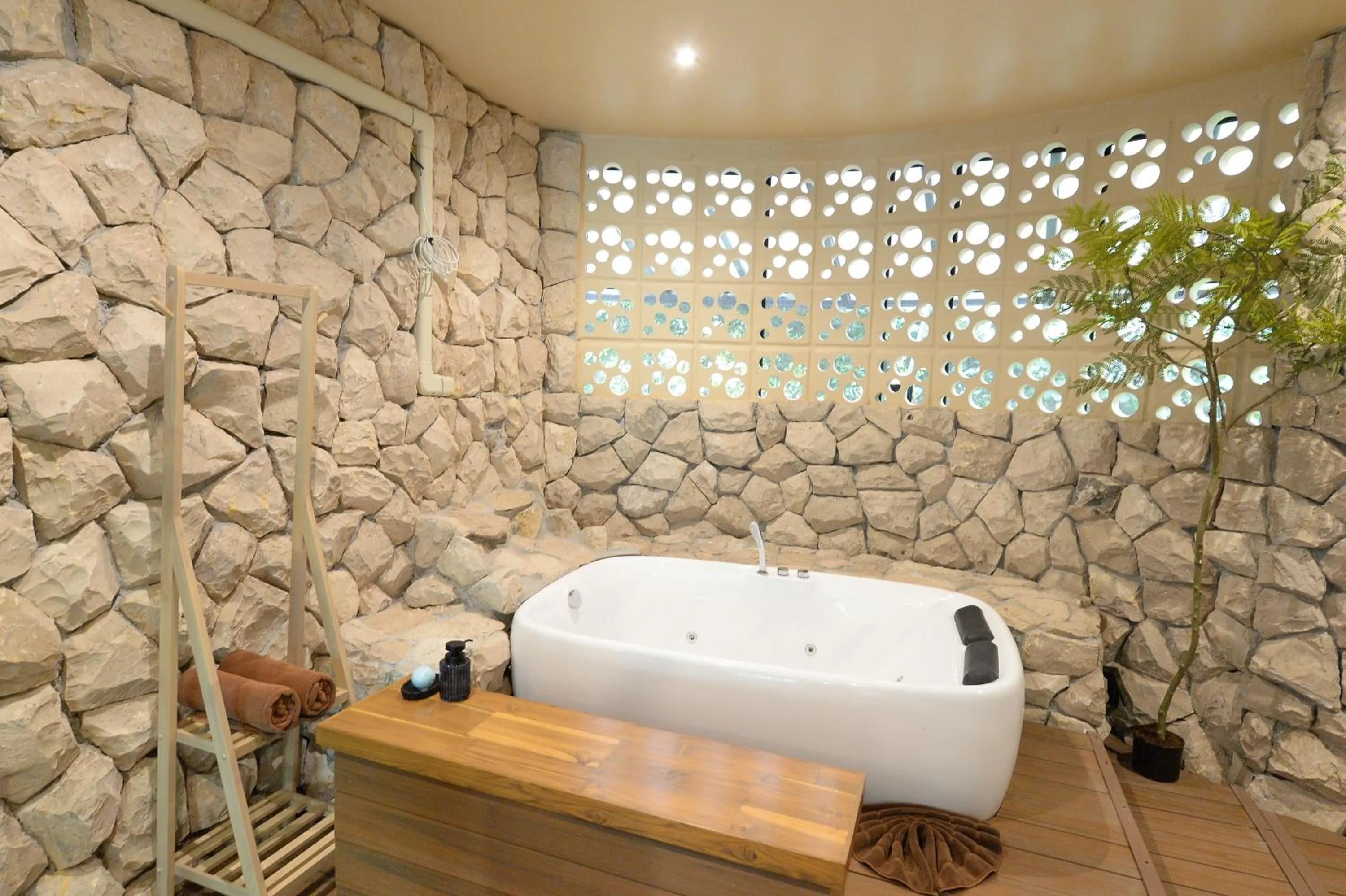 The Hidden Village, Khao Yai