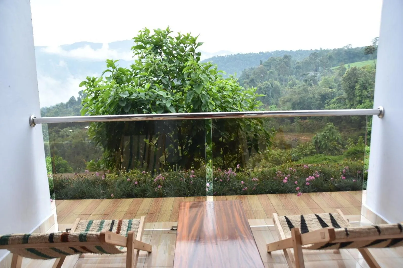 Balcony/Terrace in Chimpanzee Lodge