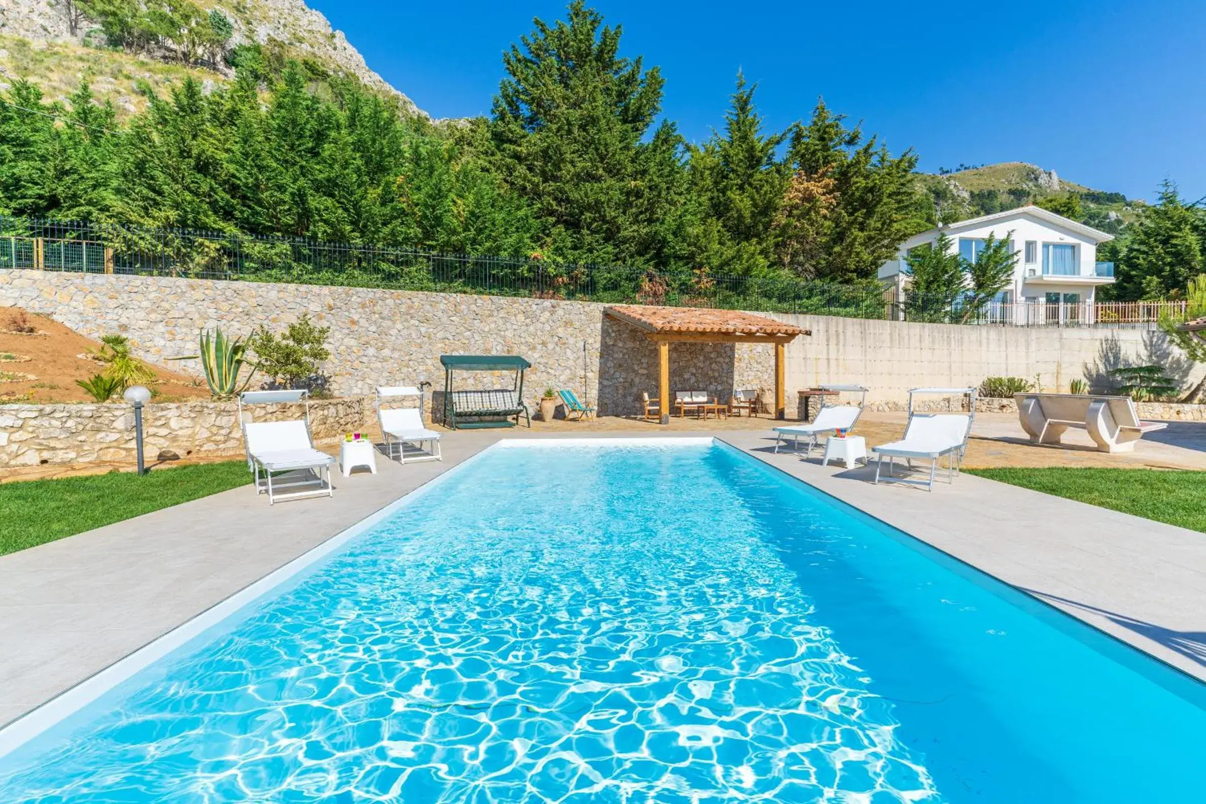 Villa Romitello con Piscina Total Relax Villa Romitello con Piscina Total Relax
