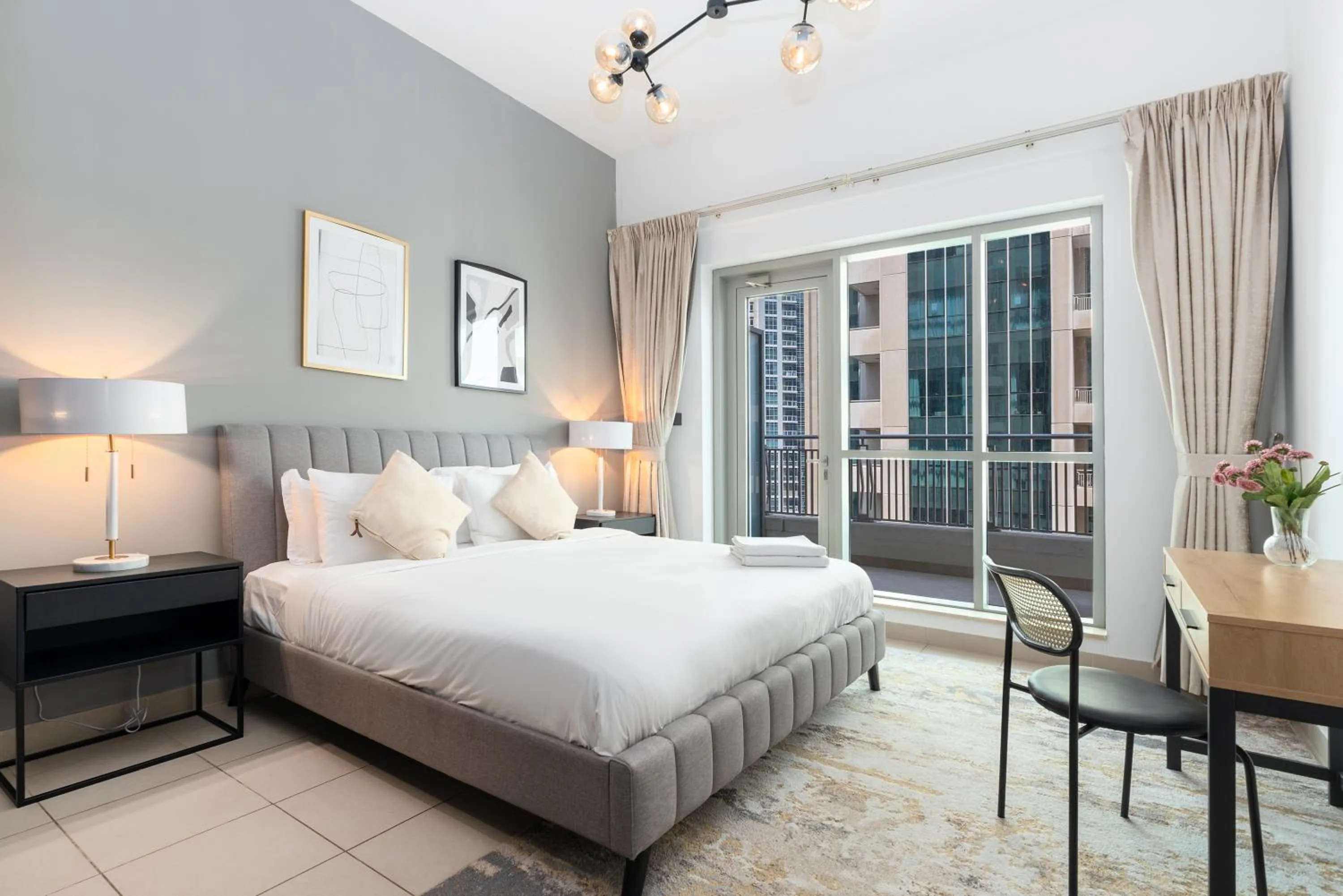 White Sage - Fountain View Stylish Apt With Spacious Terrace