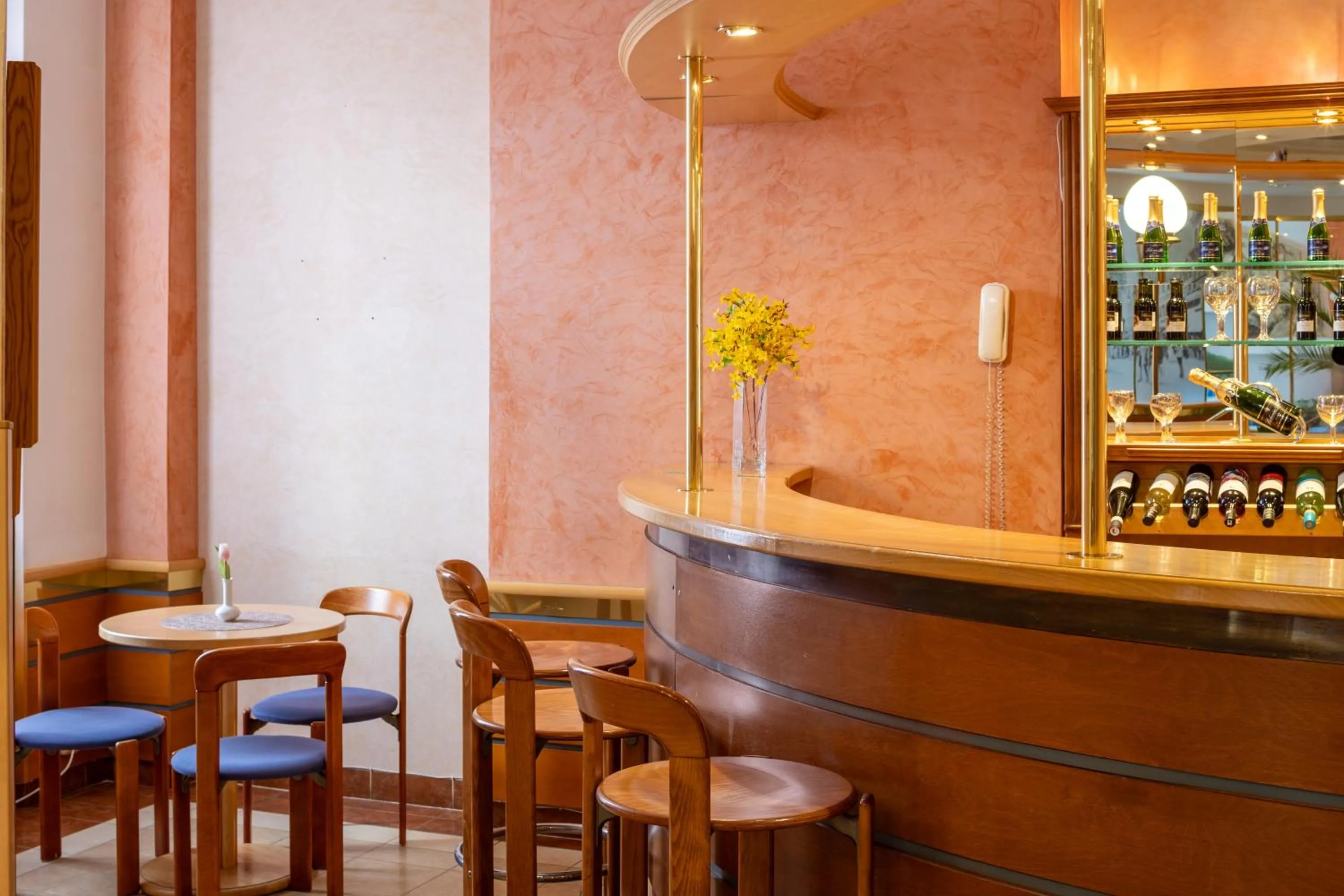 Lounge or bar in Wellness Hotel Jean De Carro