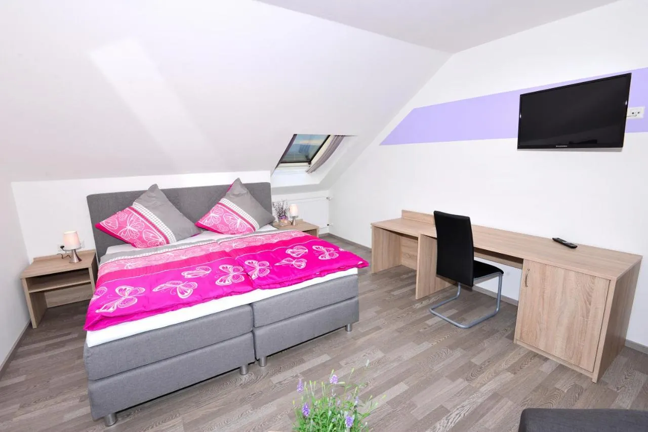 Photo of the whole room, Bed in Das Arni´s