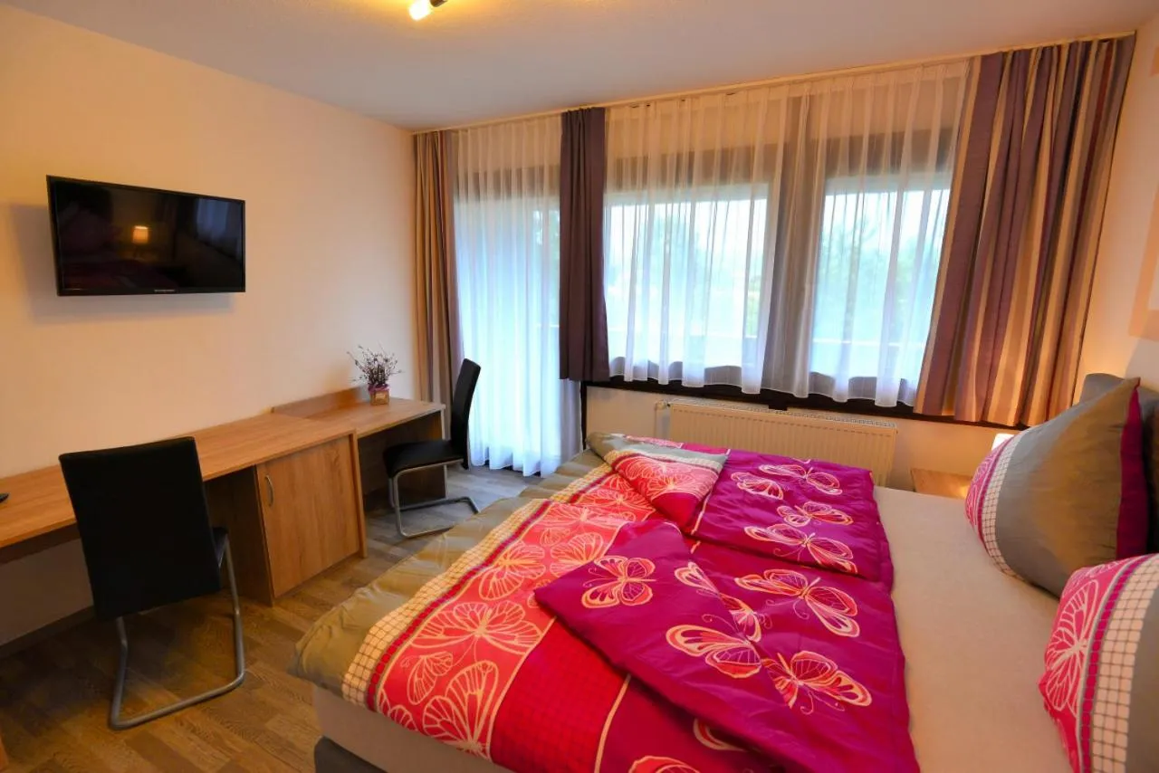 Staff, Bed in Das Arni´s