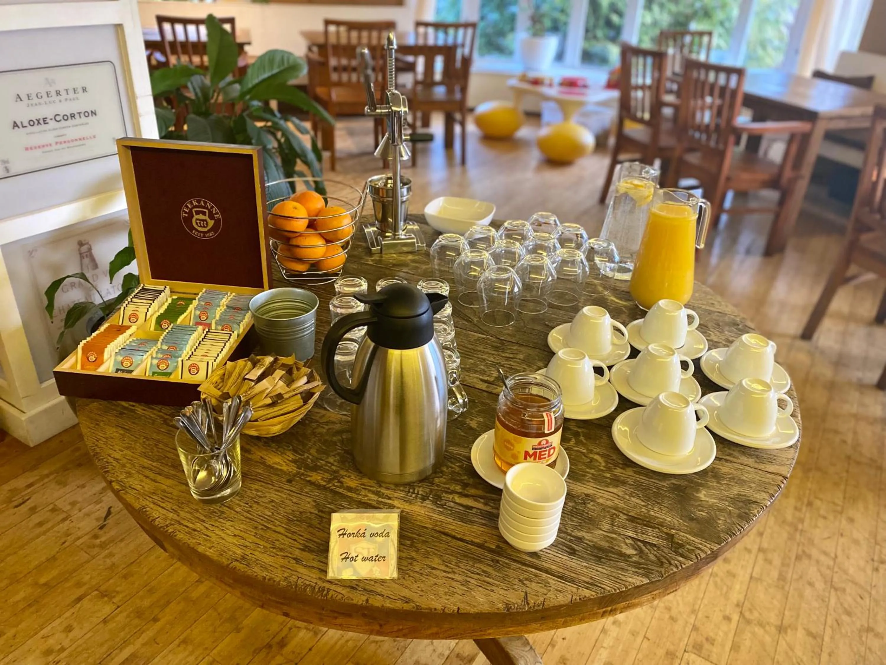 Buffet breakfast in Villa St. Tropez