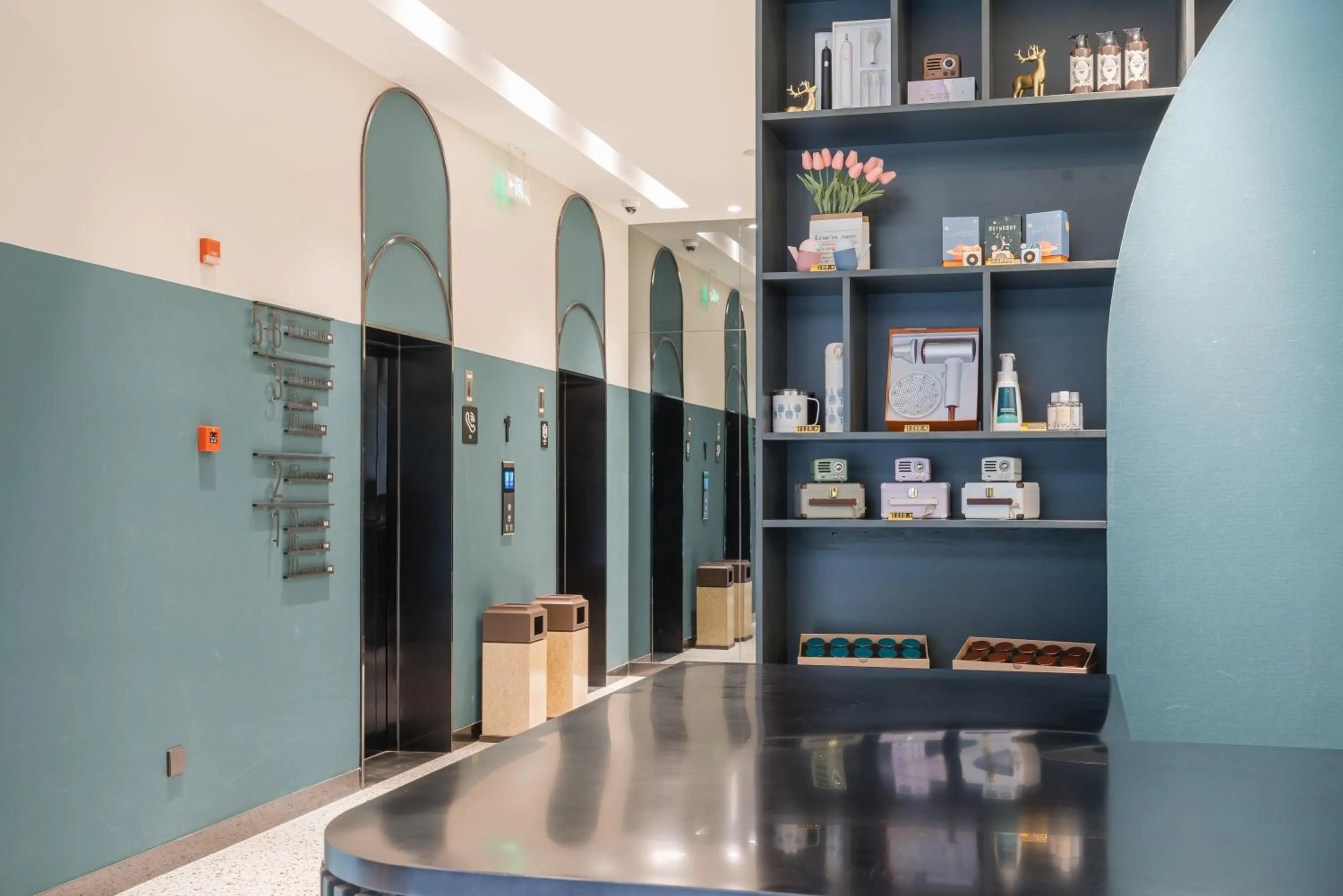 Seating area in Atour X Shanghai Jing'an huashanlu Temple