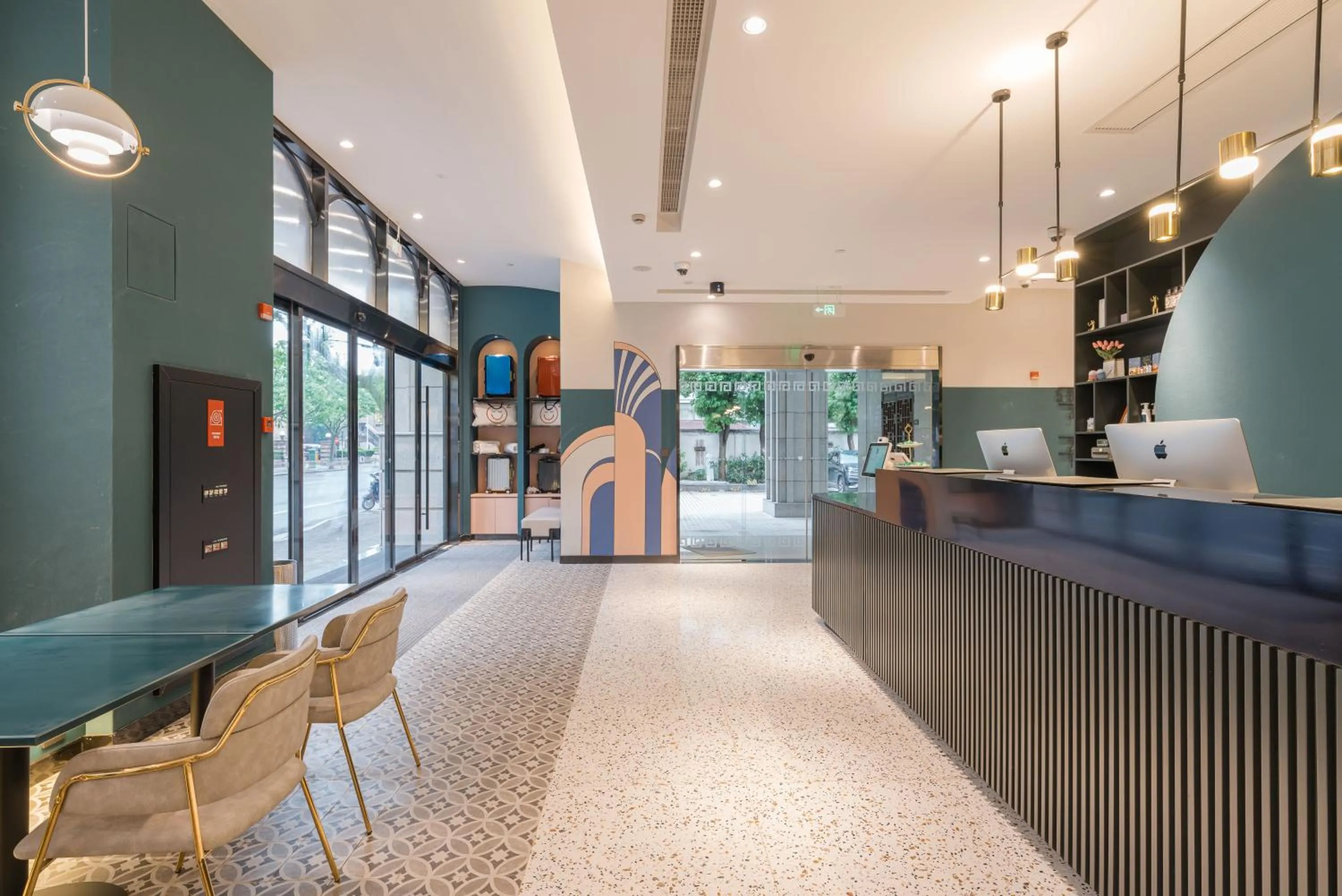 Seating area in Atour X Shanghai Jing'an huashanlu Temple