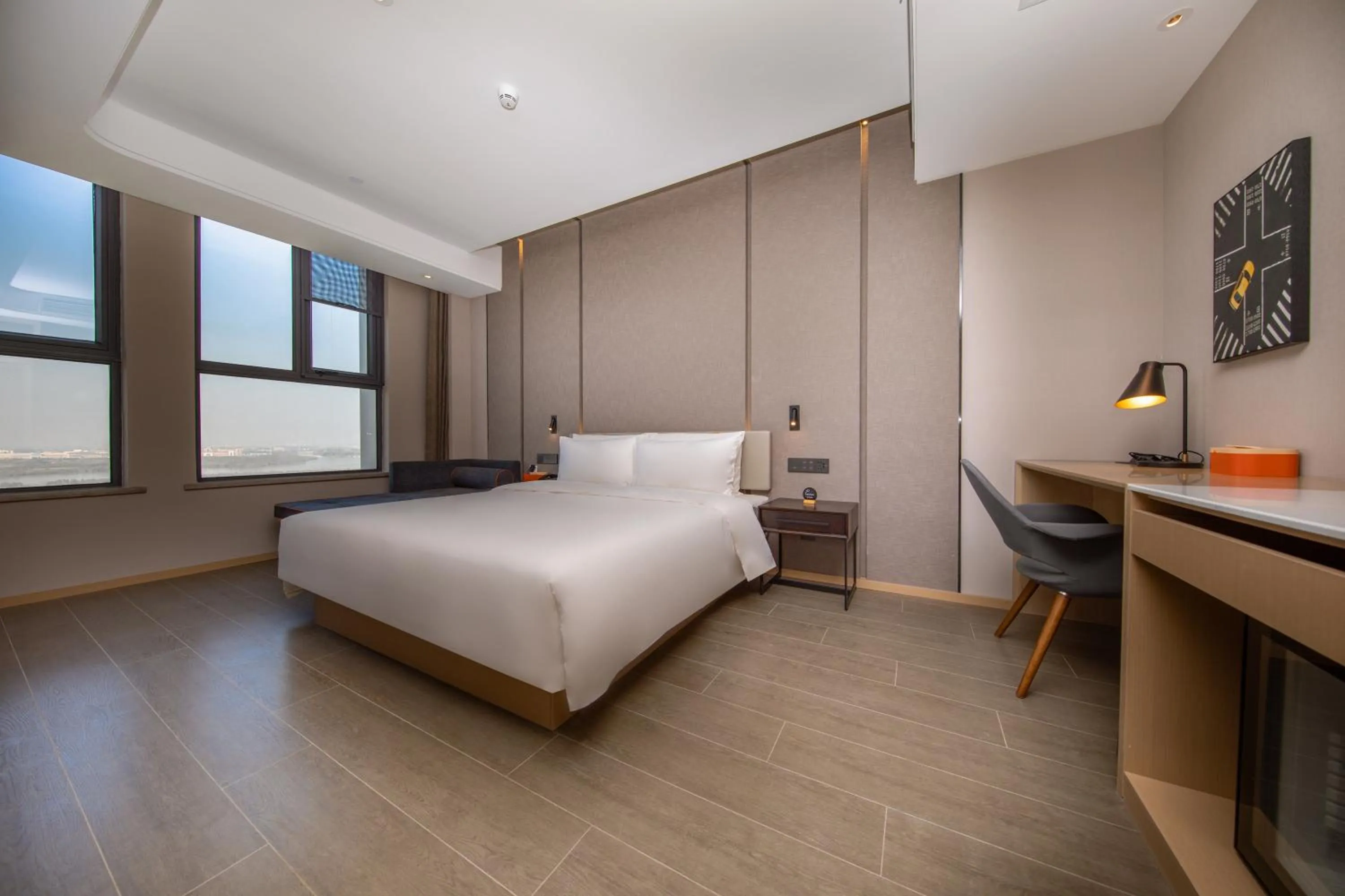 Photo of the whole room, Bed in Atour Hotel Wuhan Jinyin Lake