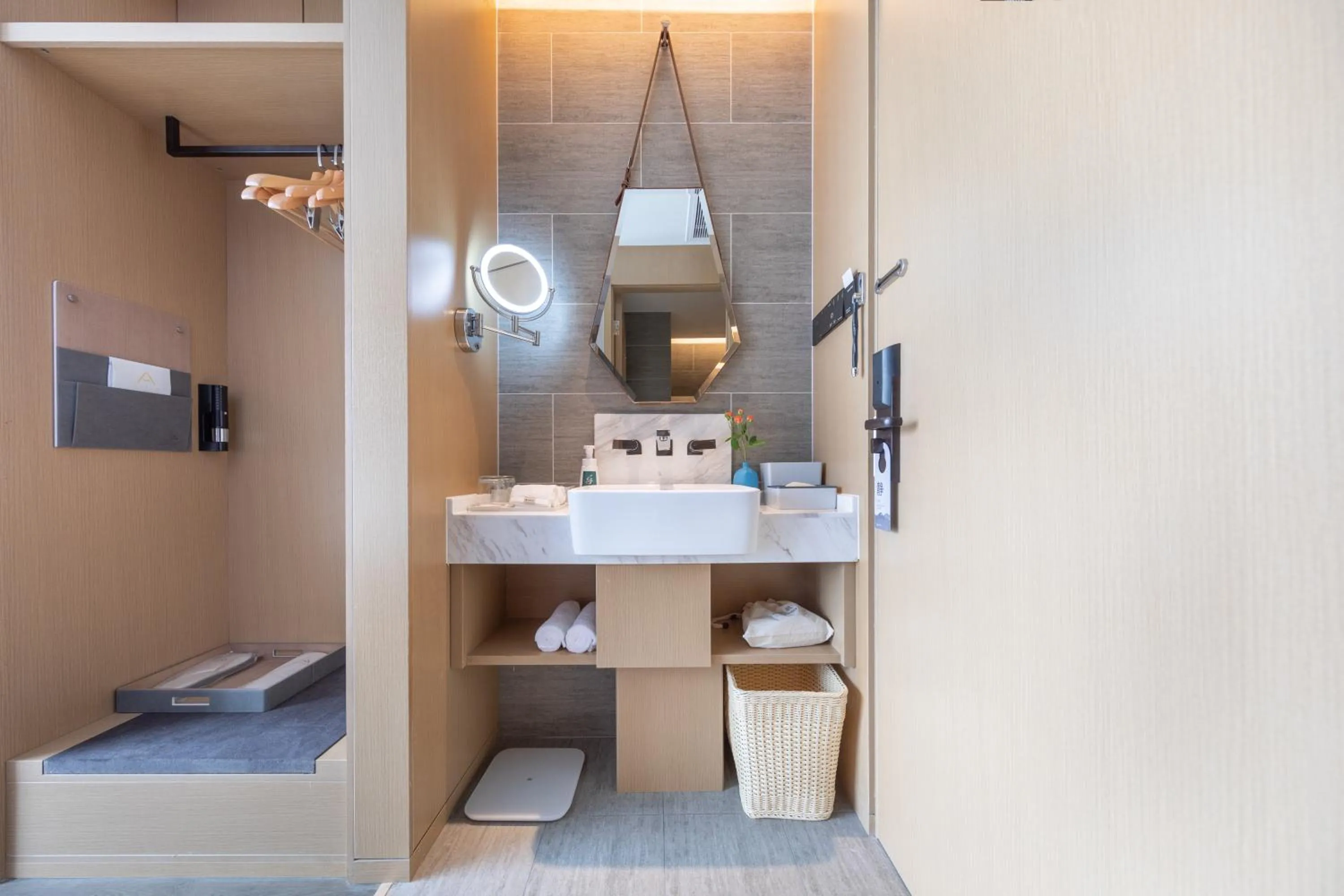 Atour Hotel Shenzhen Huaqiang North