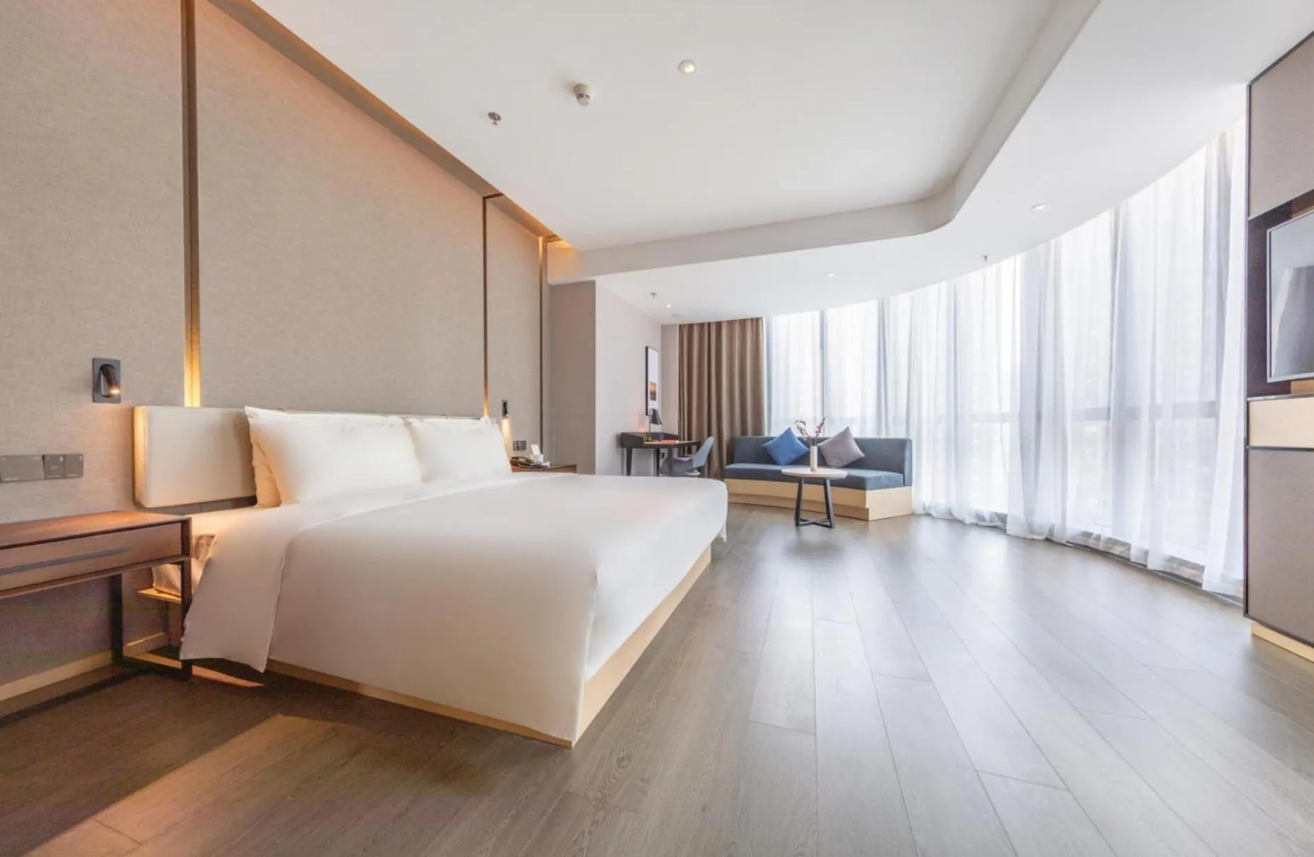 Bed in Atour S Shenzhen Nanshan