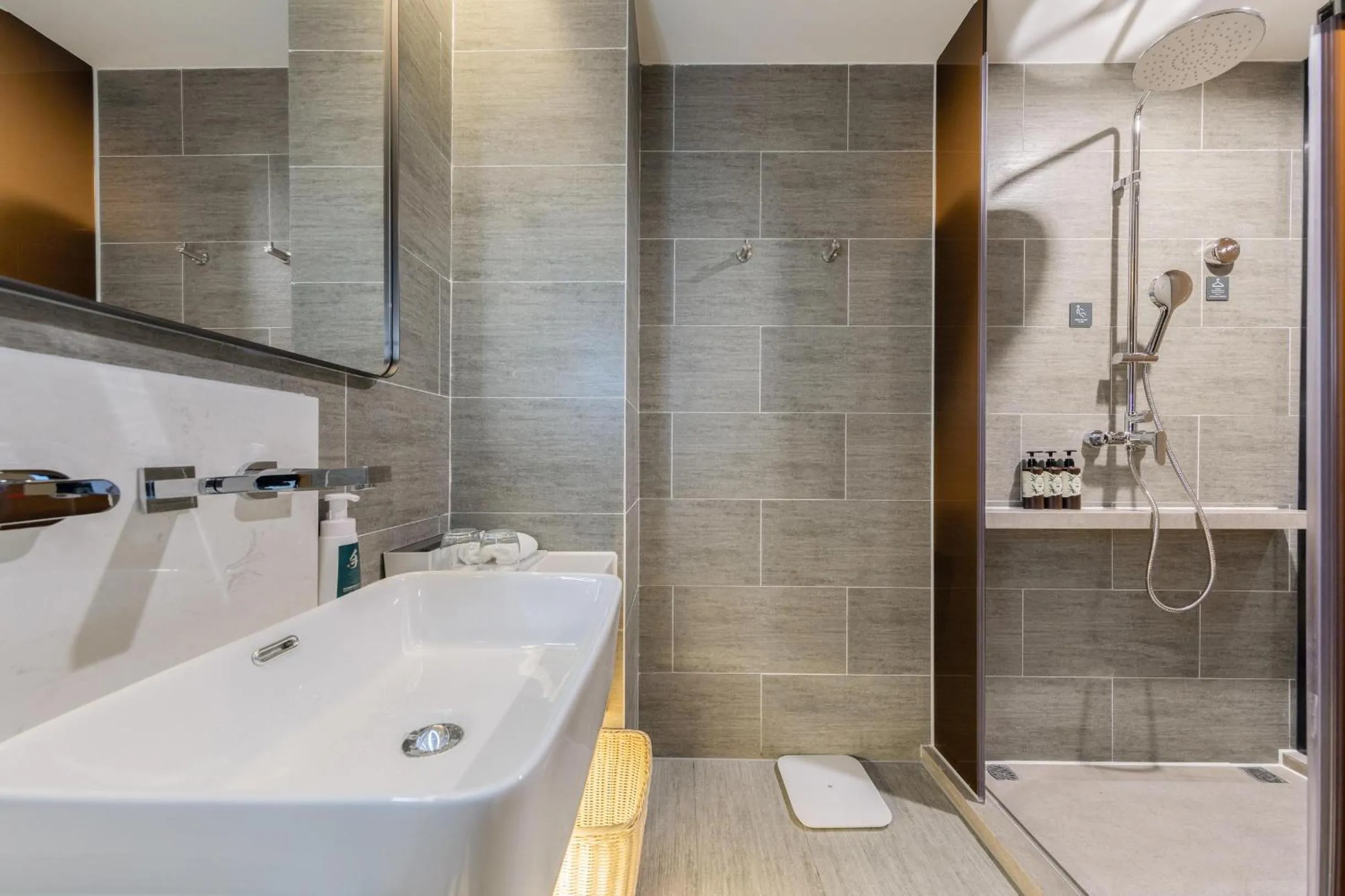 Shower in Atour S Shenzhen Nanshan