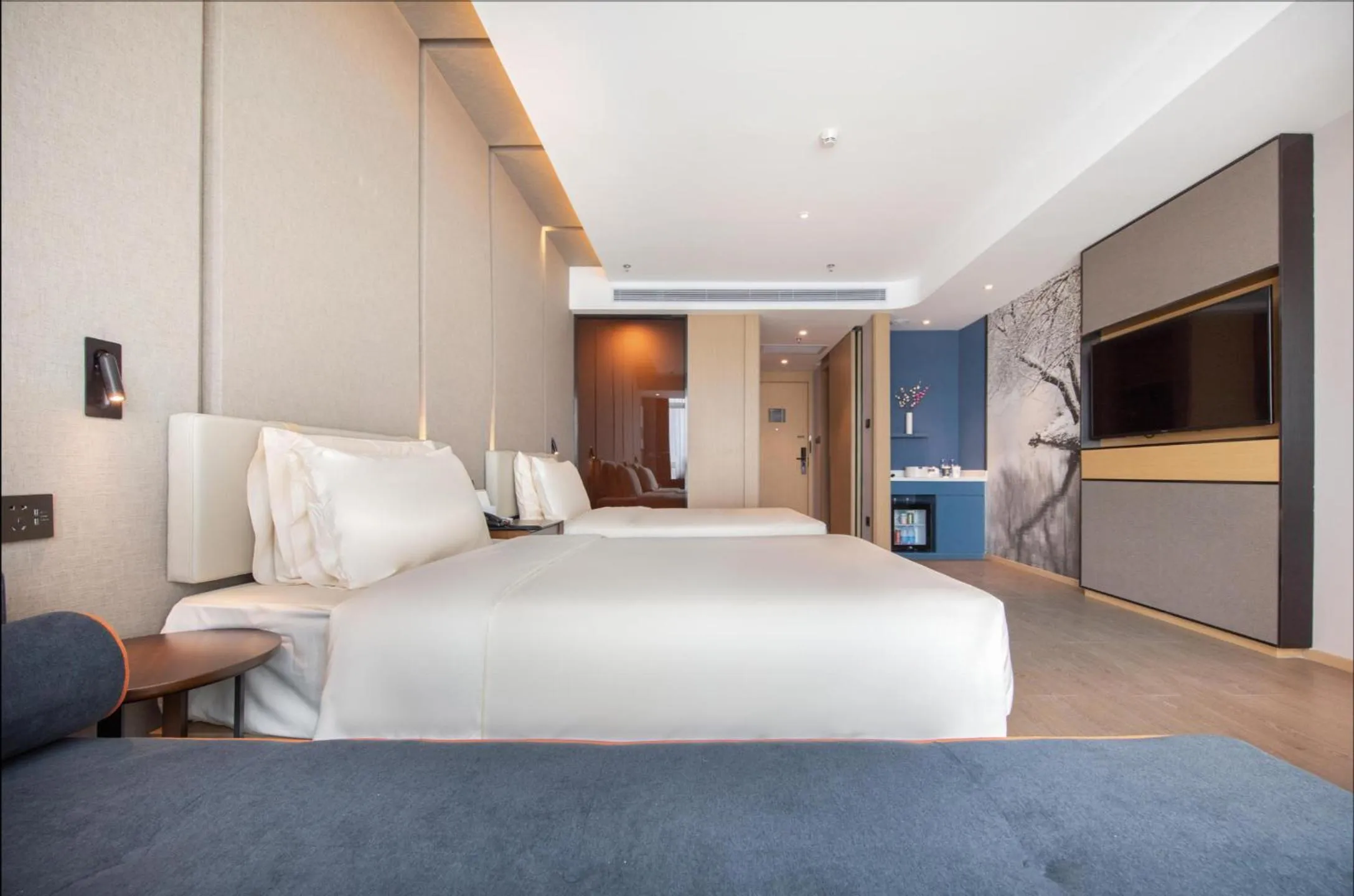Bed in Atour S Shenzhen Nanshan