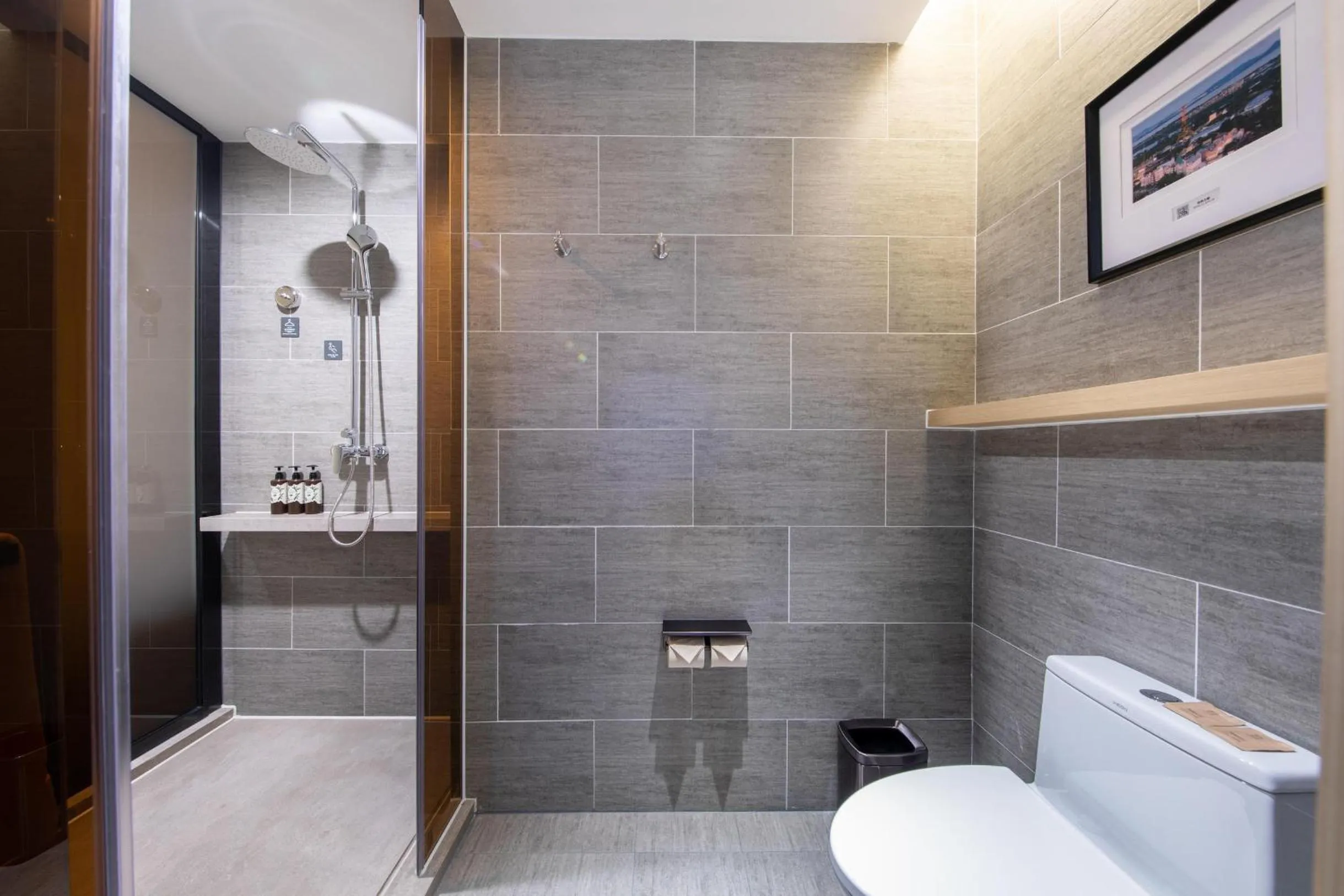 Shower in Atour S Shenzhen Nanshan