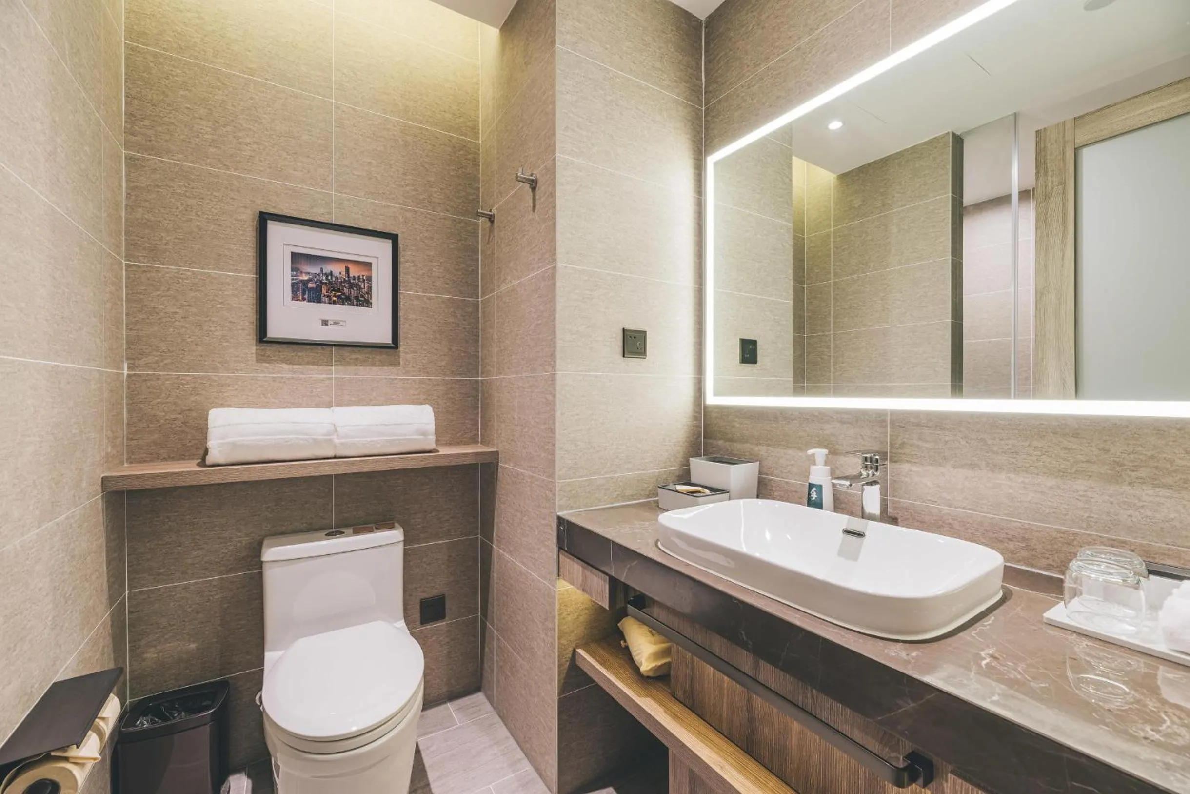 Toilet in Atour Hotel Chongqiang Jiangbei Airport