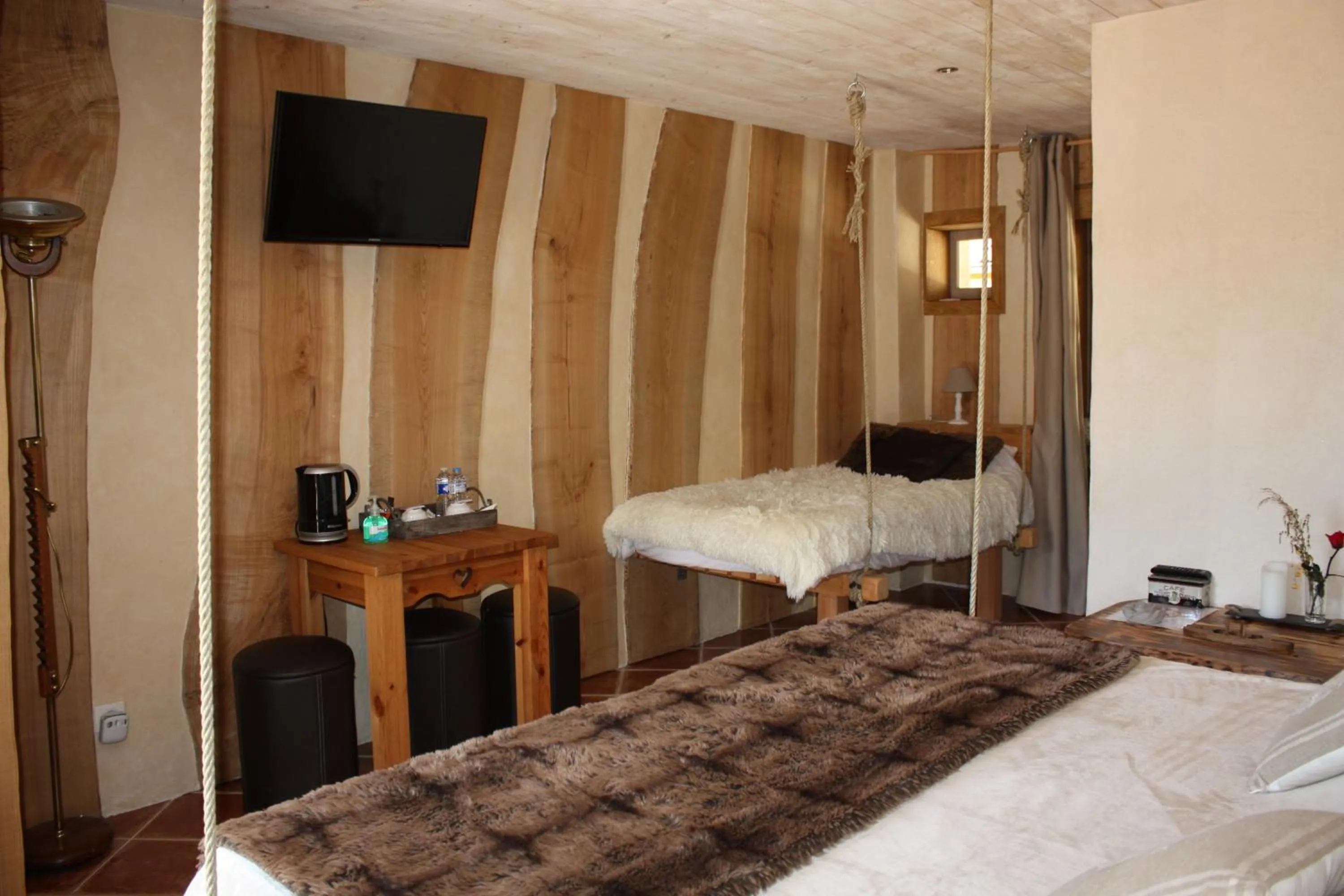 TV and multimedia, Bed in LE DOMAINE DU SENS