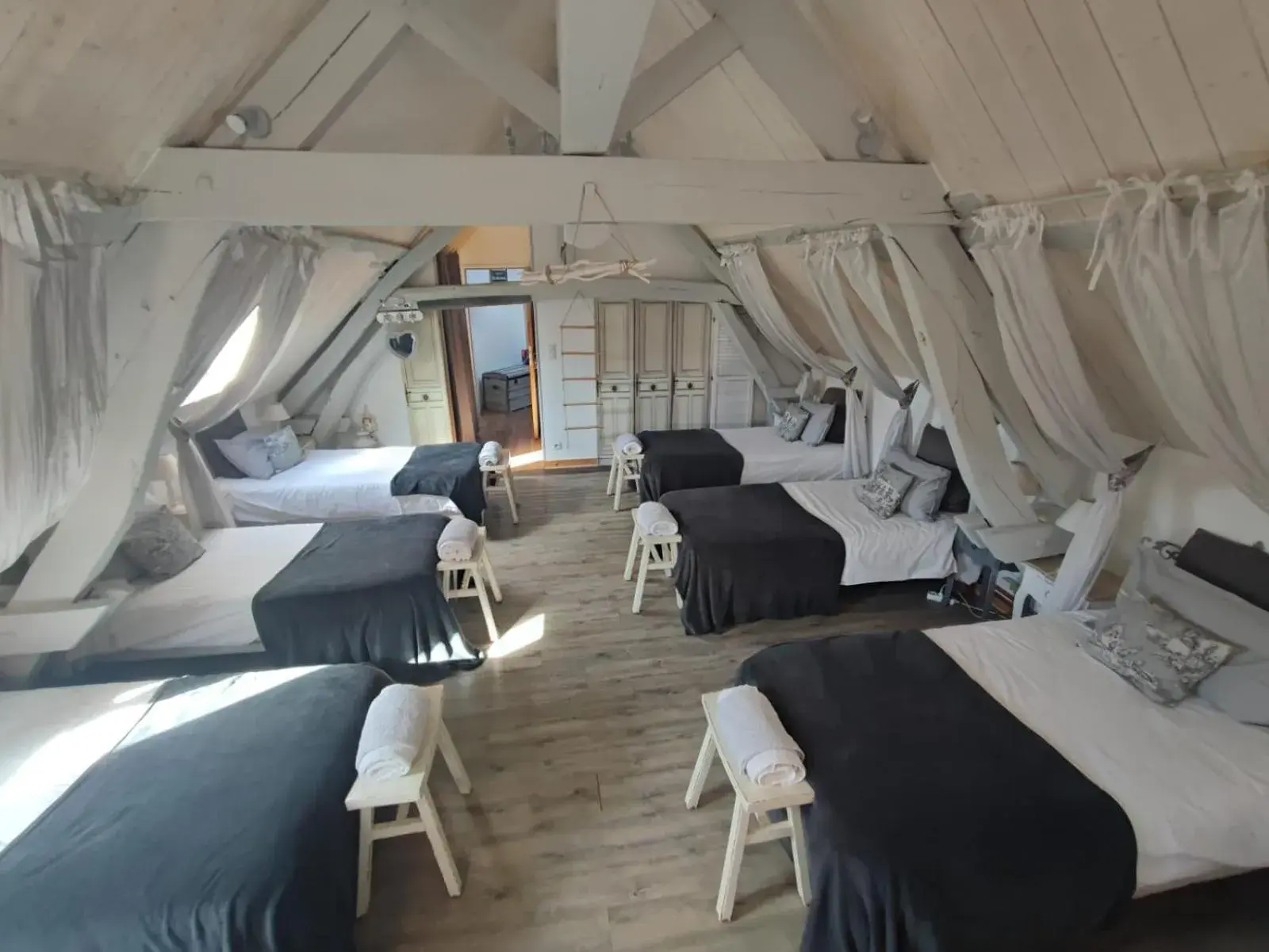 6-Bed Mixed Dormitory Room - single occupancy in LE DOMAINE DU SENS 6-Bed Mixed Dormitory Room - single occupancy in LE DOMAINE DU SENS