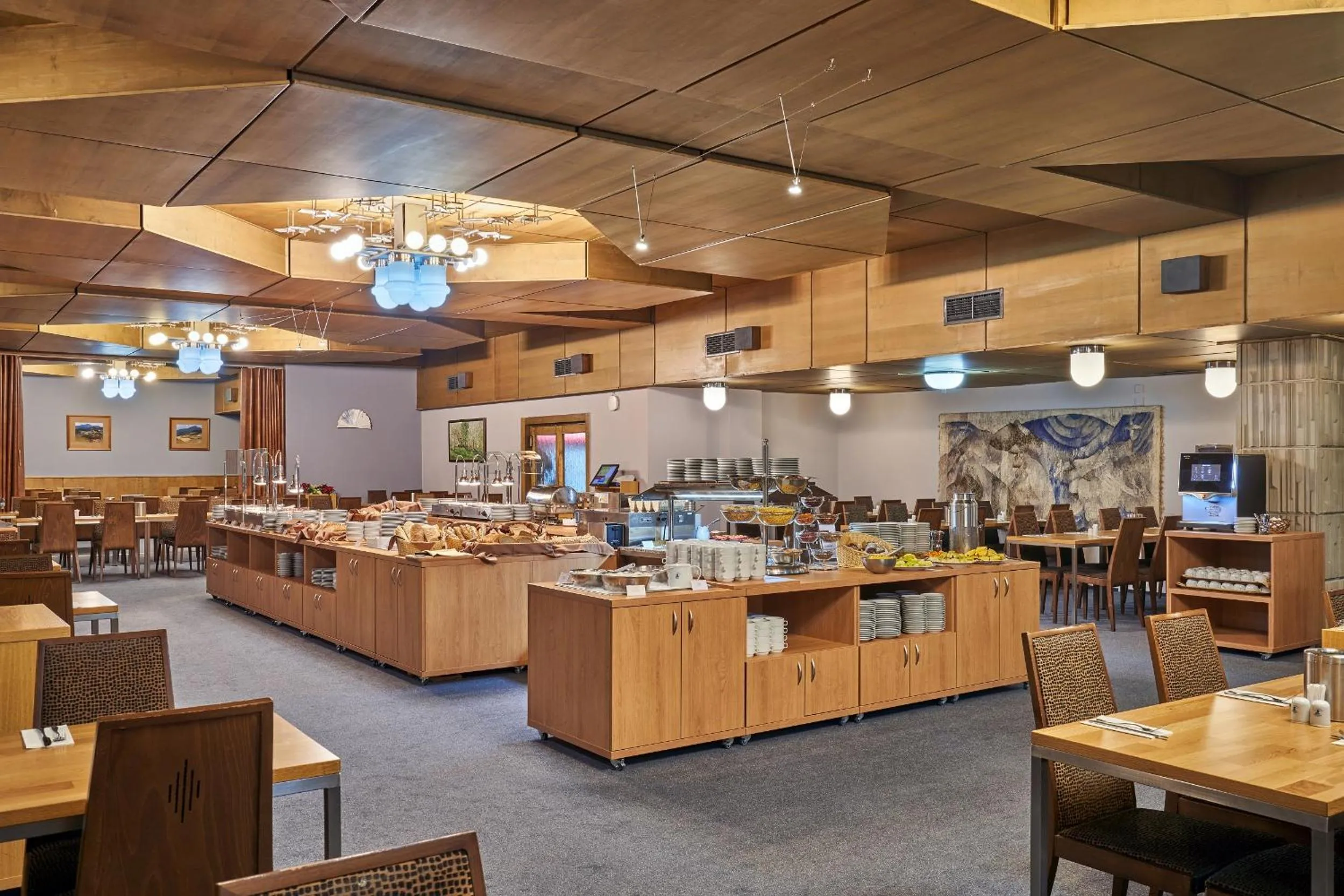 Buffet breakfast in Hotel Horizont