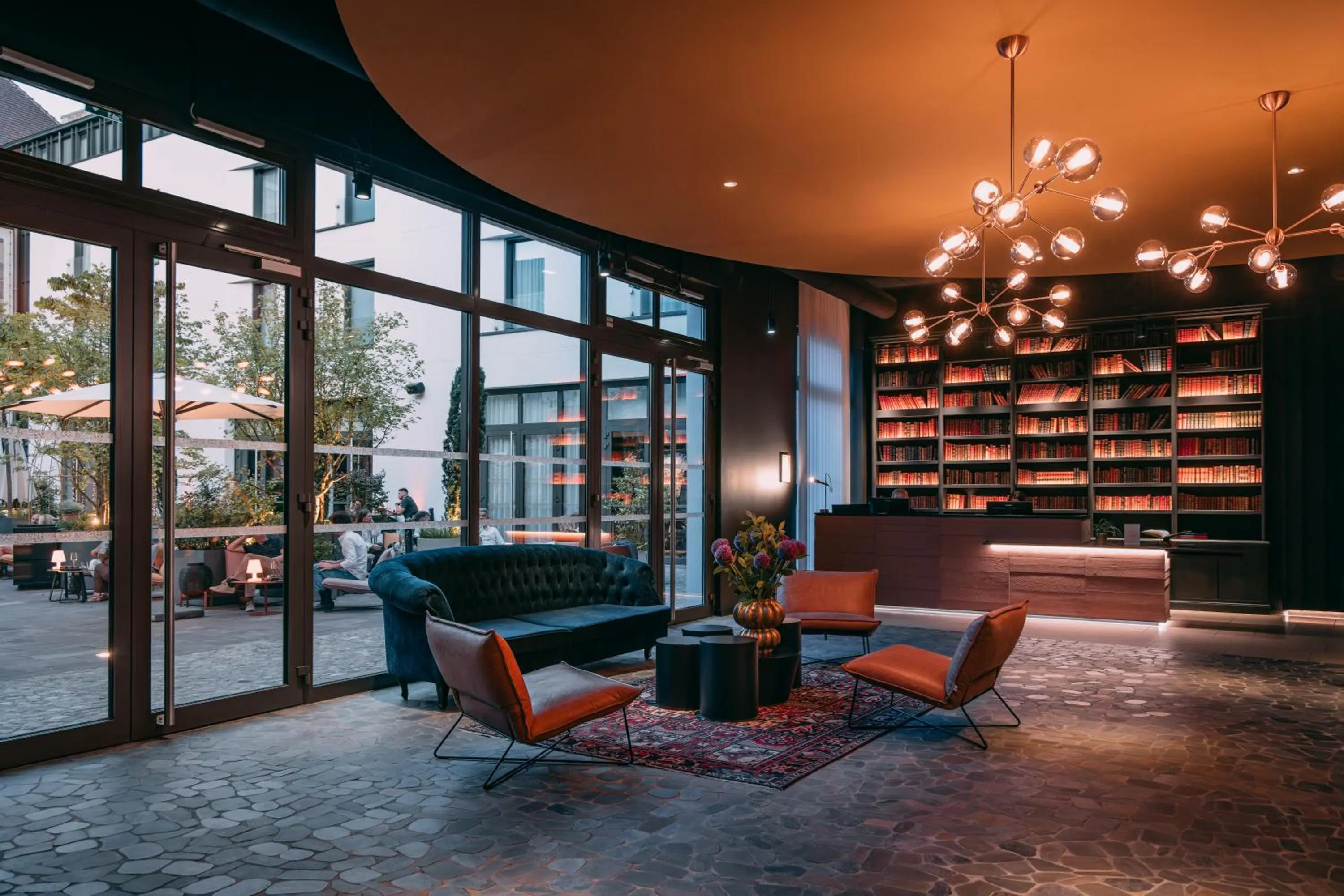 Lobby or reception in Hôtel LÉONOR the place to live