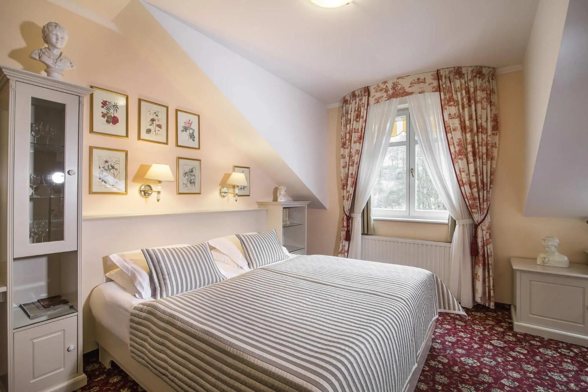 Bed in Karlsbad Grande Madonna