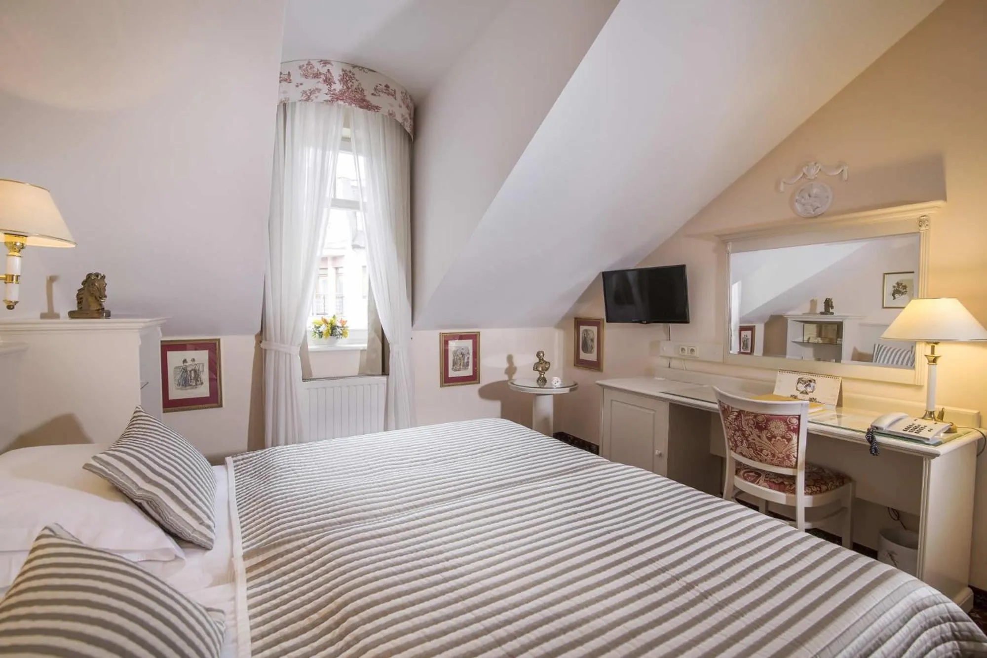 Bed in Karlsbad Grande Madonna