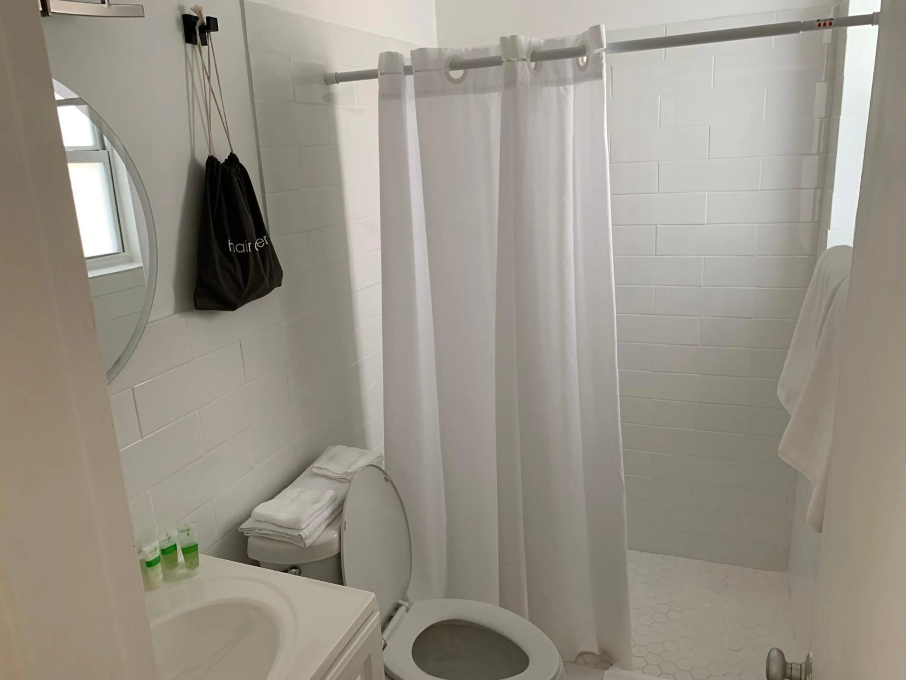 Bathroom in Tiana Beach Inn