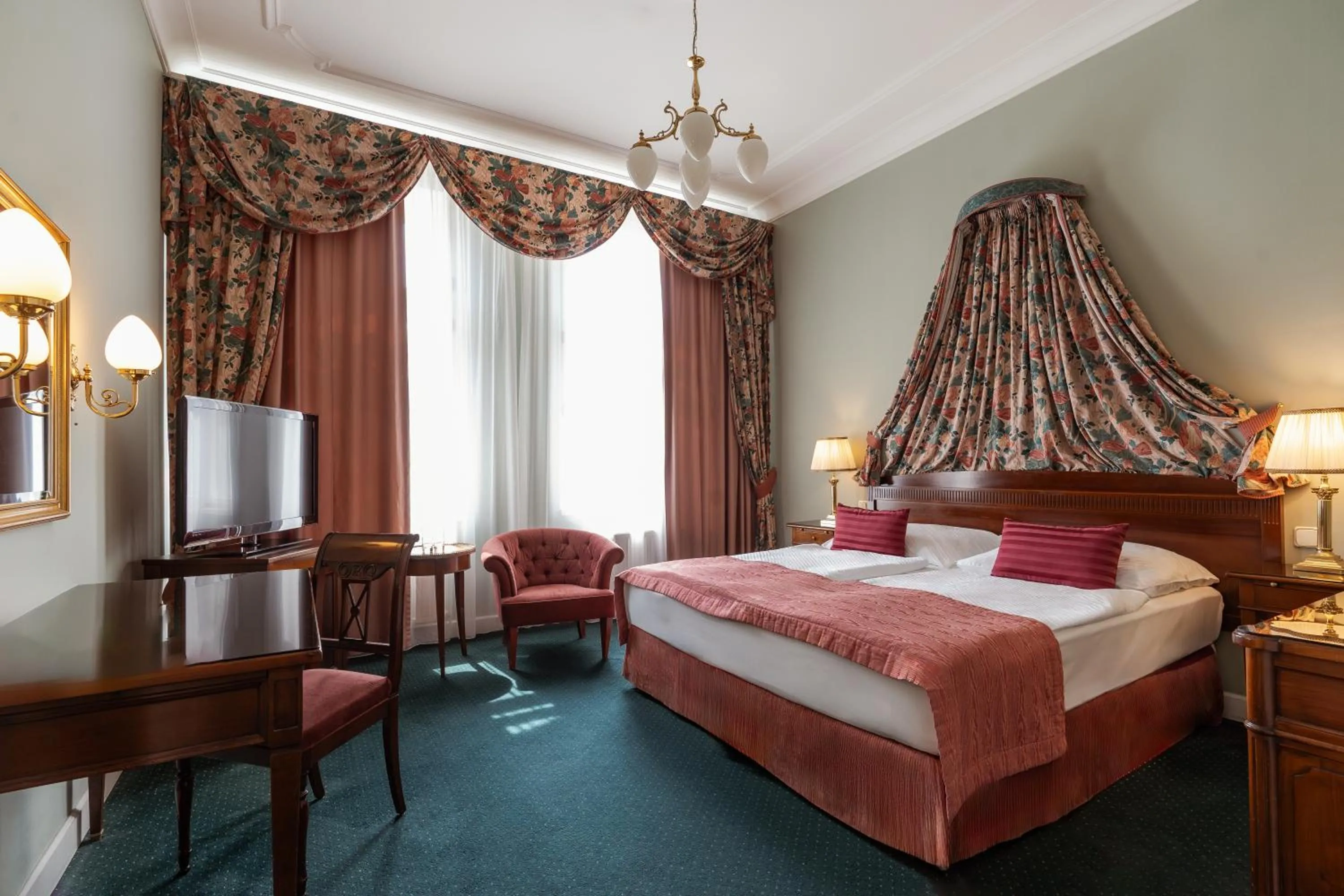 Photo of the whole room, Bed in Hotel Liberty