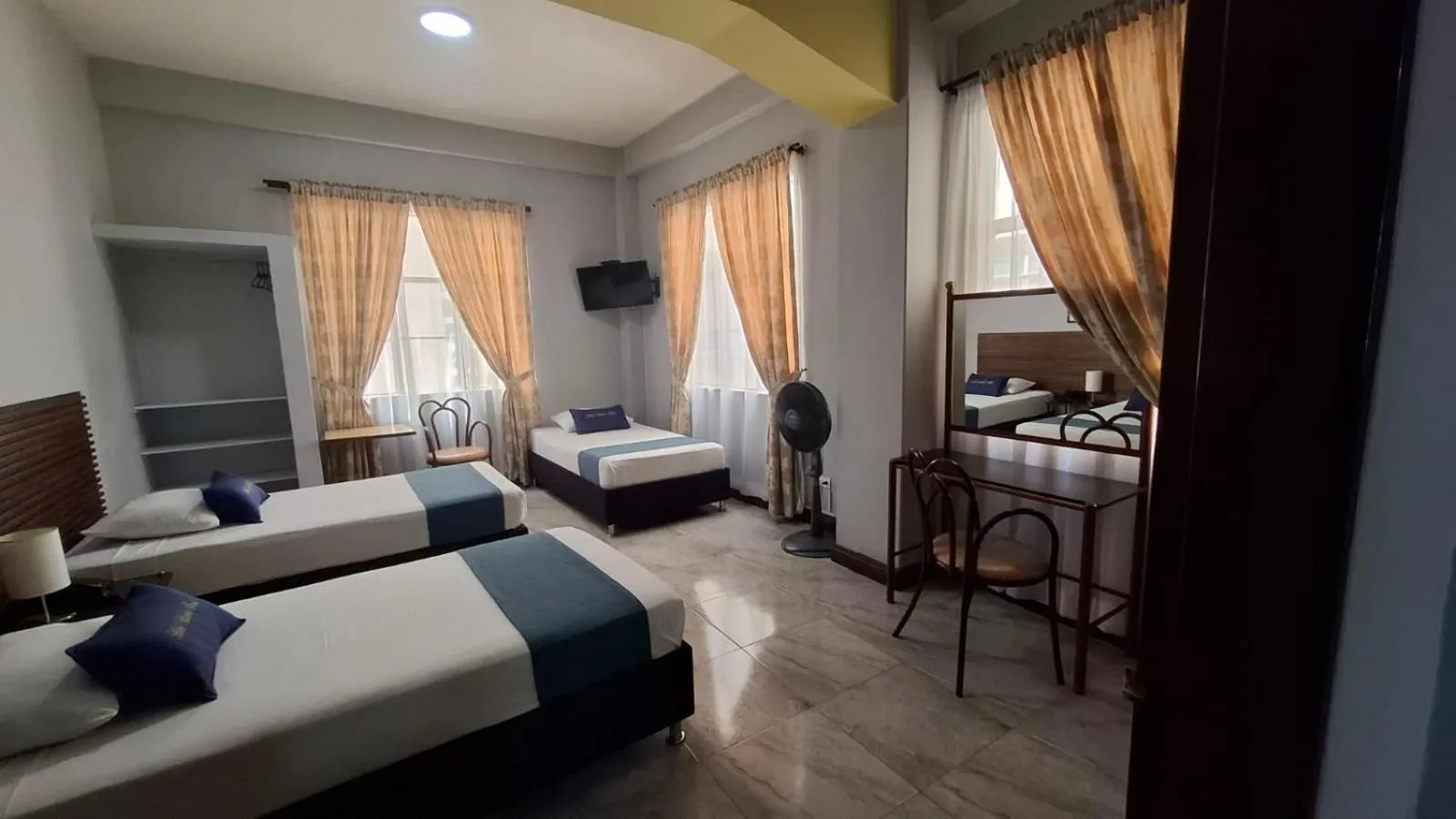 Bed in Hotel Astoria Real