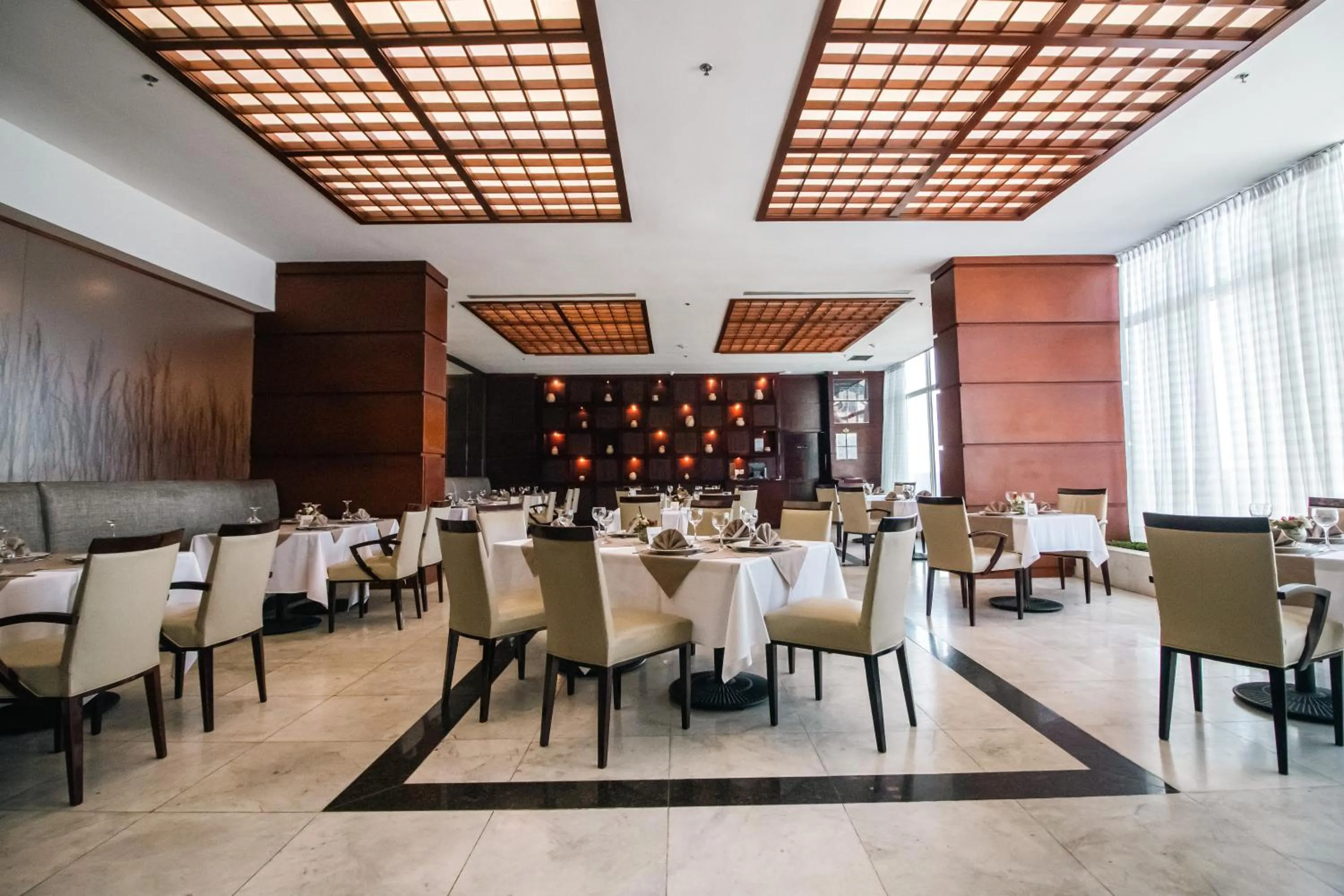 Restaurant/places to eat in Eurobuilding Hotel & Suites Guayana