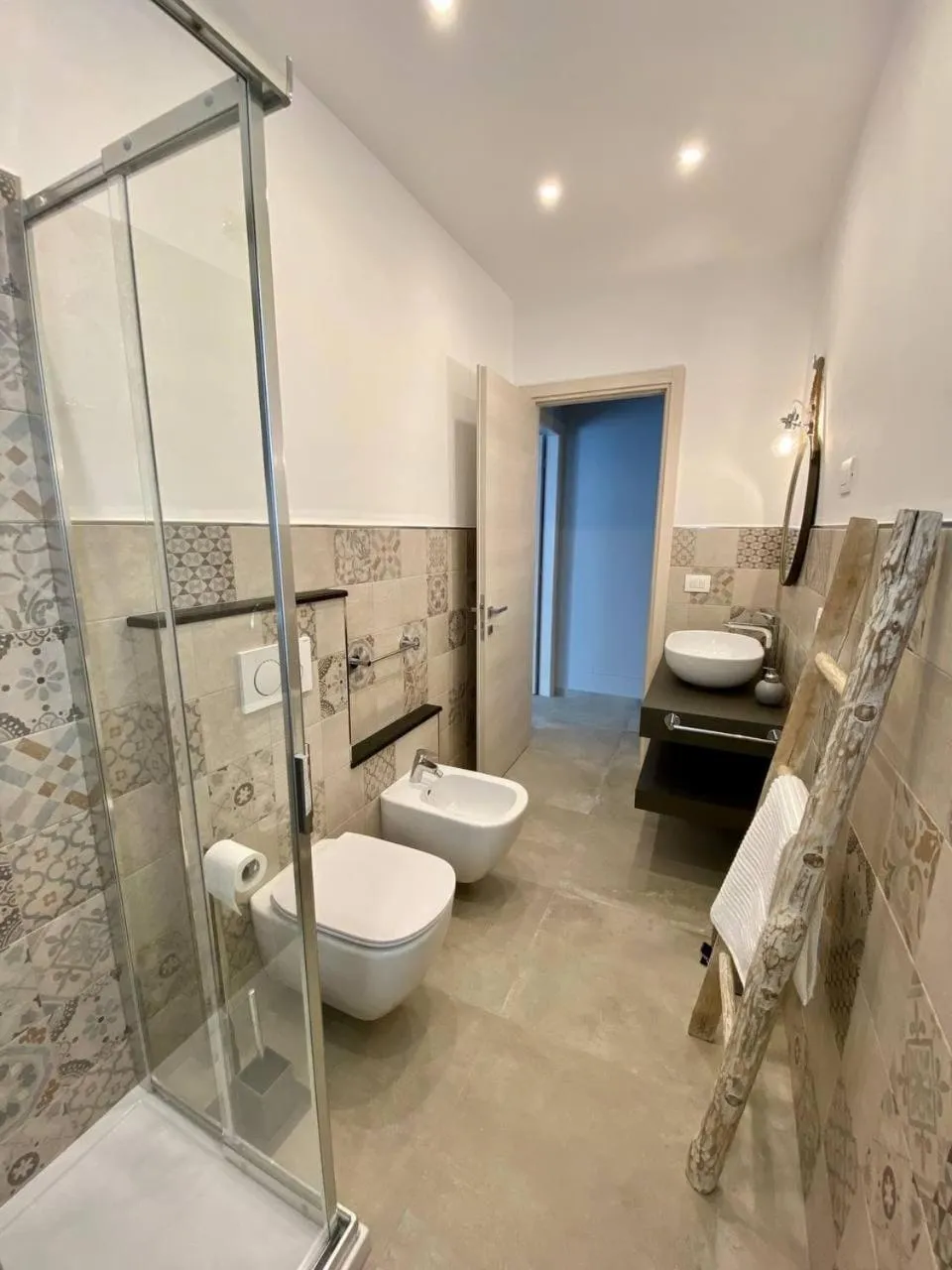 Bathroom in Floridida Rooms & Breakfast