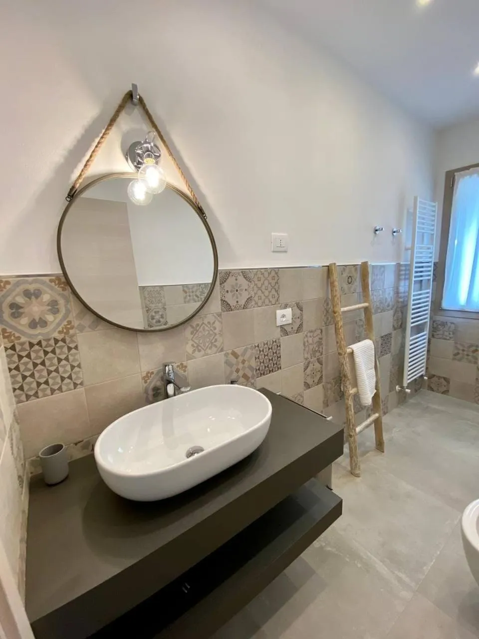 Bathroom in Floridida Rooms & Breakfast