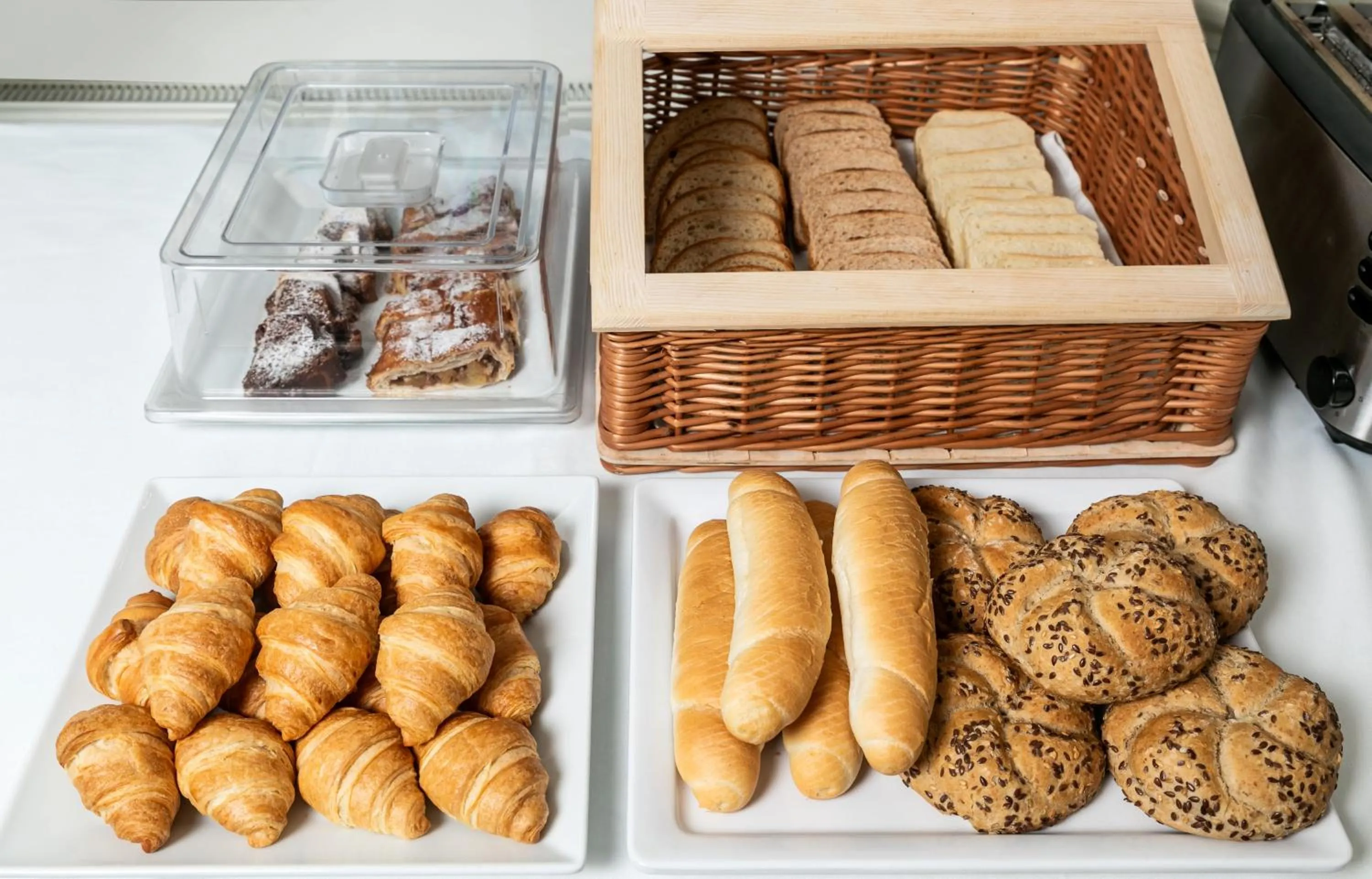 Breakfast in My Hotel Apollon