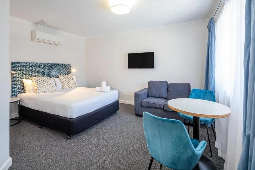 Bed in Batemans Bay Lodge